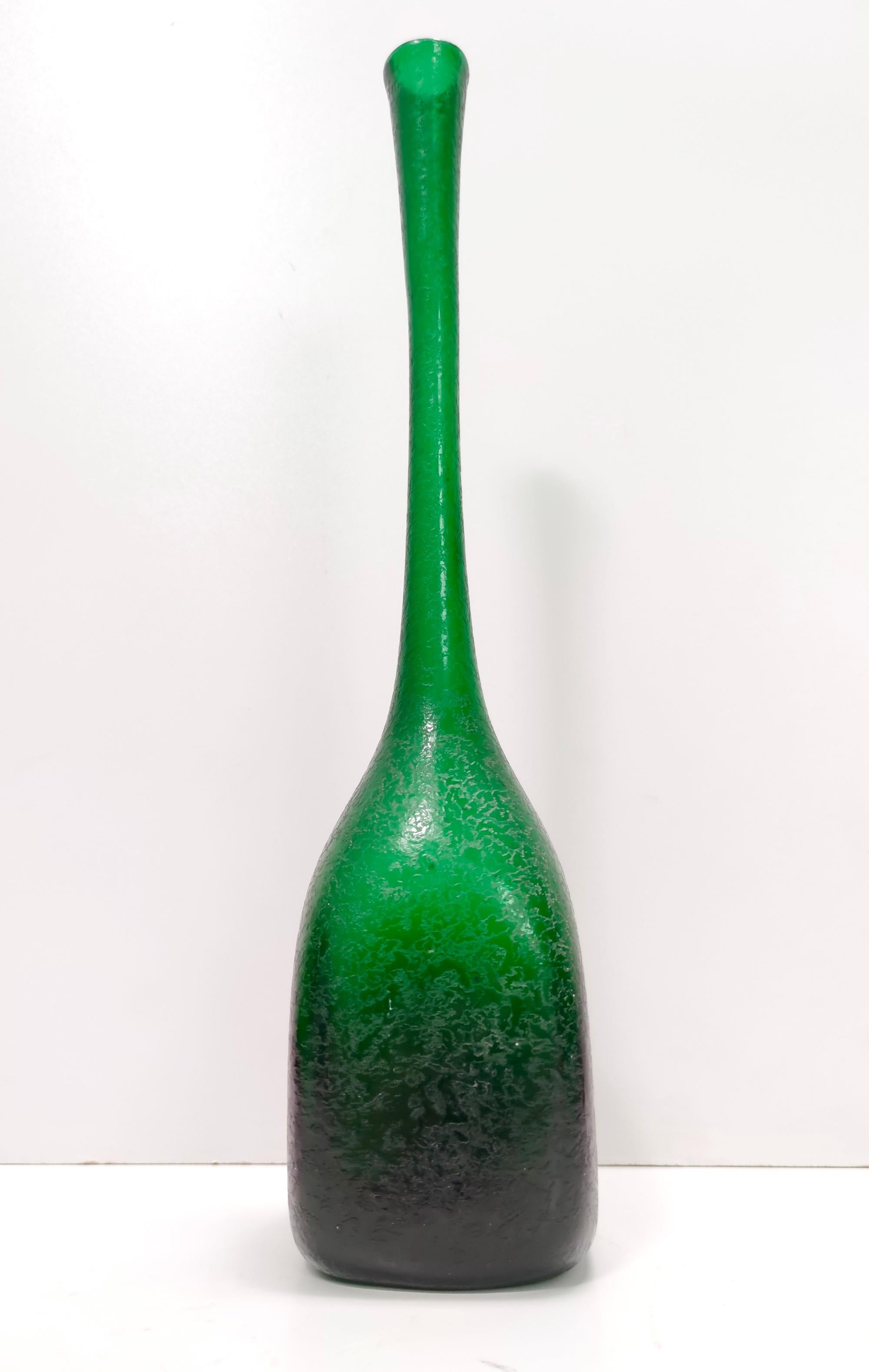 Verre de Murano Vieux vase Corroso de Murano vert émeraude de Seguso, Italie en vente