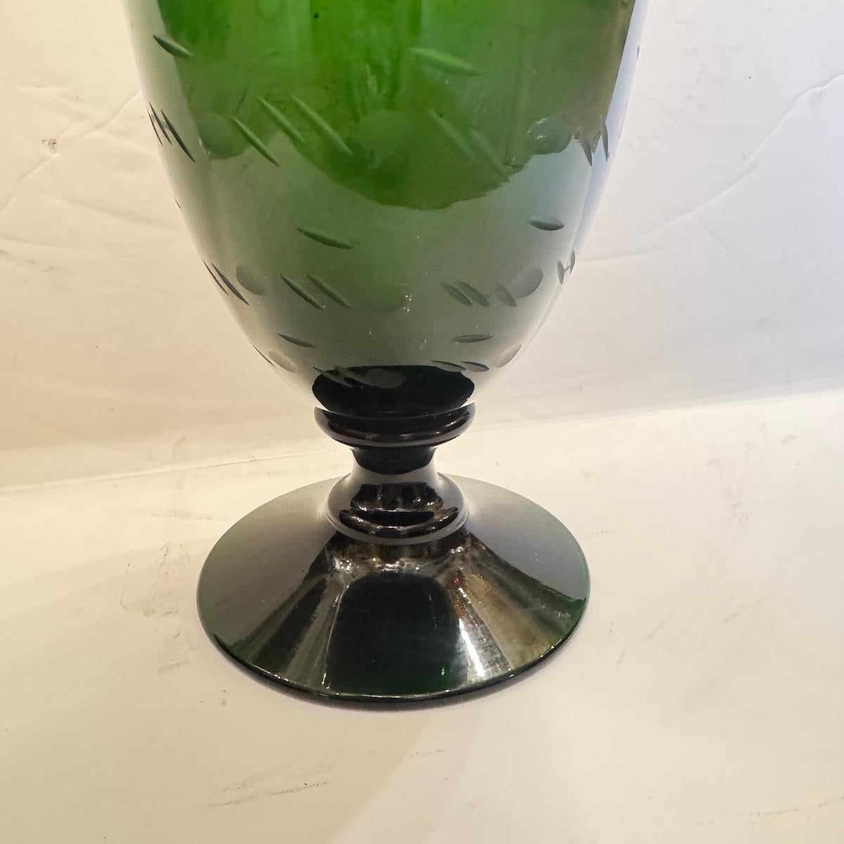 Vintage Smaragdgrün Geätzte Glasvase (Mitte des 20. Jahrhunderts) im Angebot