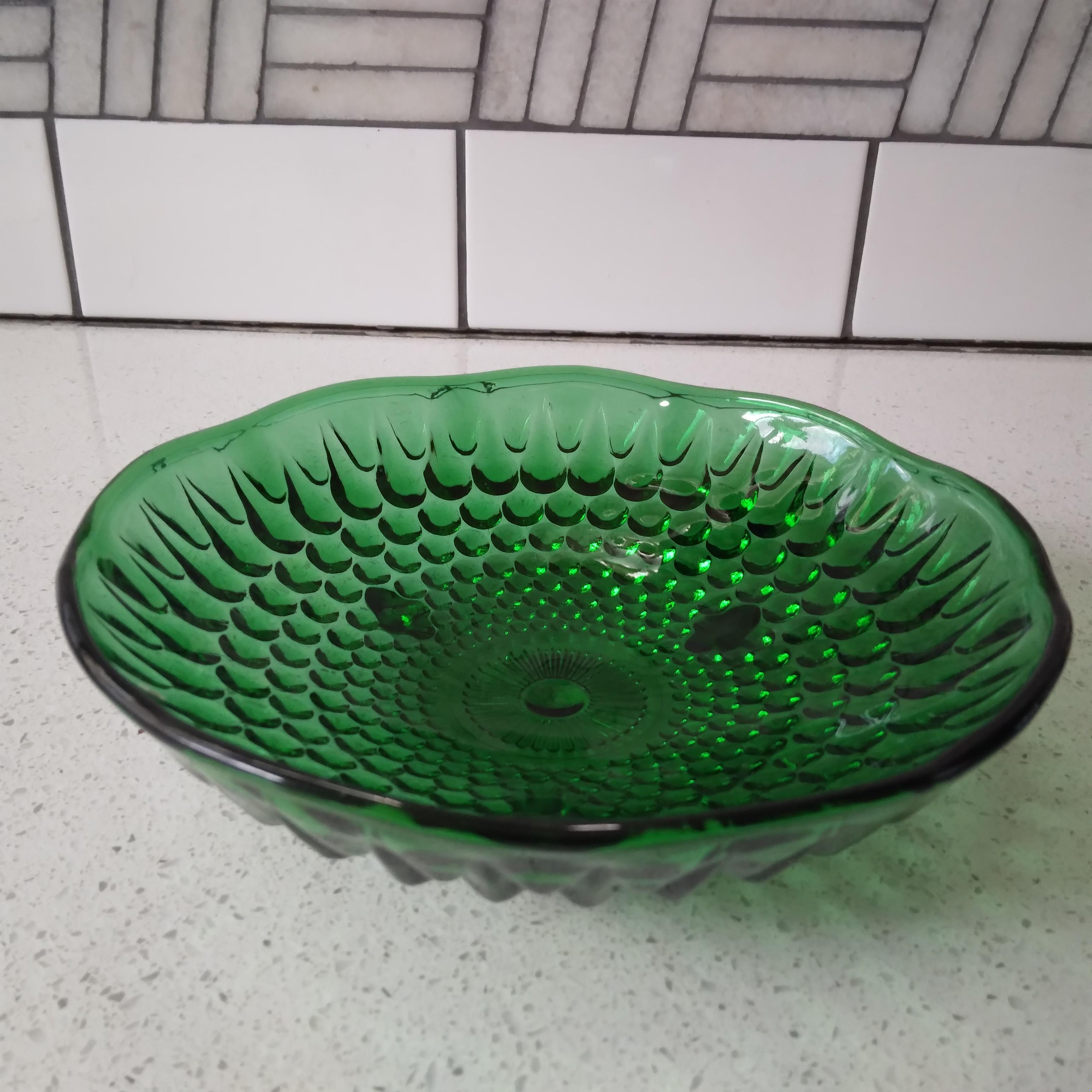 Mid-Century Modern Vintage Emerald Green Footed Candy Dish in Hobnail Design For Sale