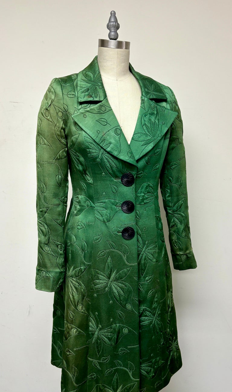 Vintage Emerald Green Matelasse Coat Adorned with Three Carved Buttons at  1stDibs