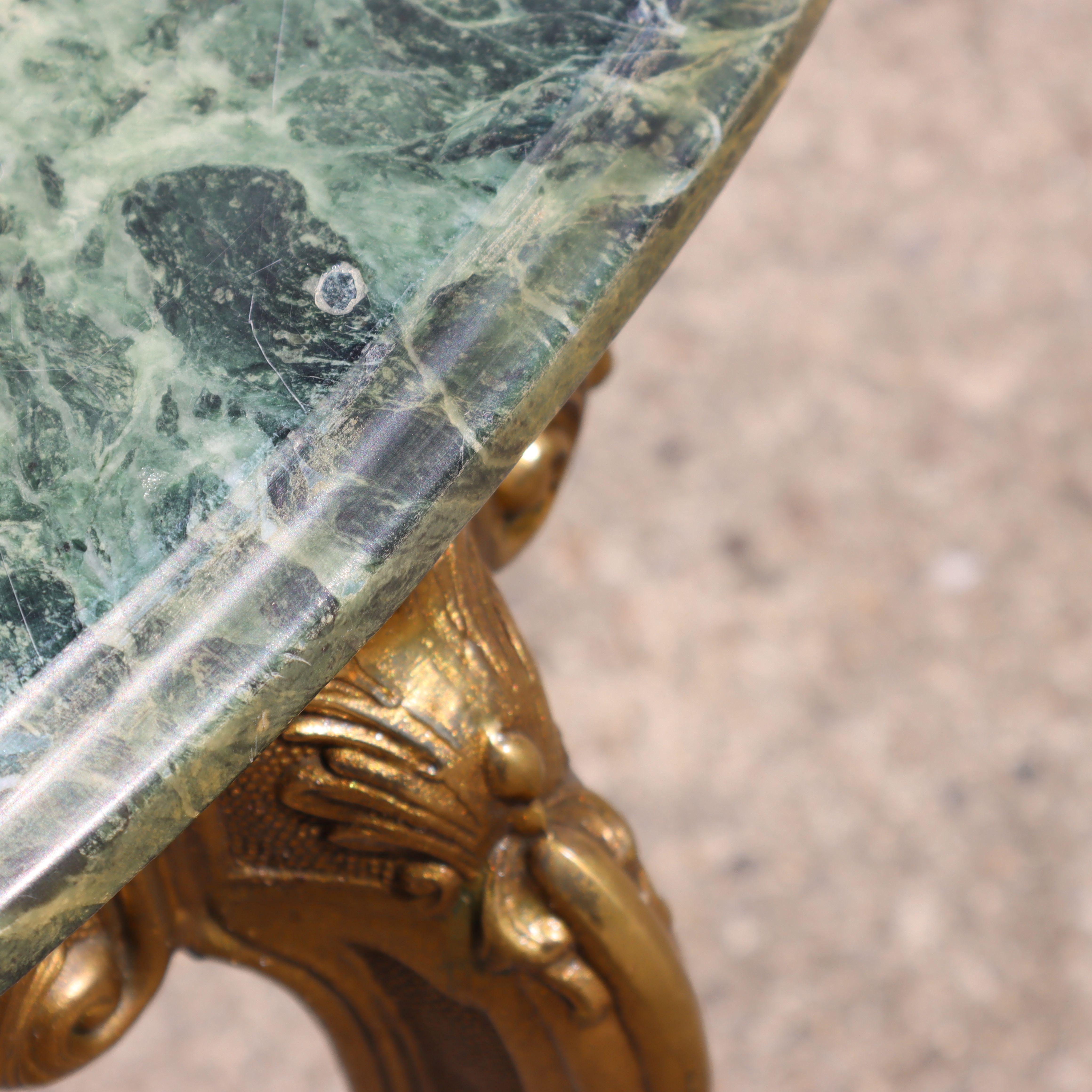Vintage emerald Marble and Brass Coffee Table-round Lounge Table-Style Louis XV For Sale 7