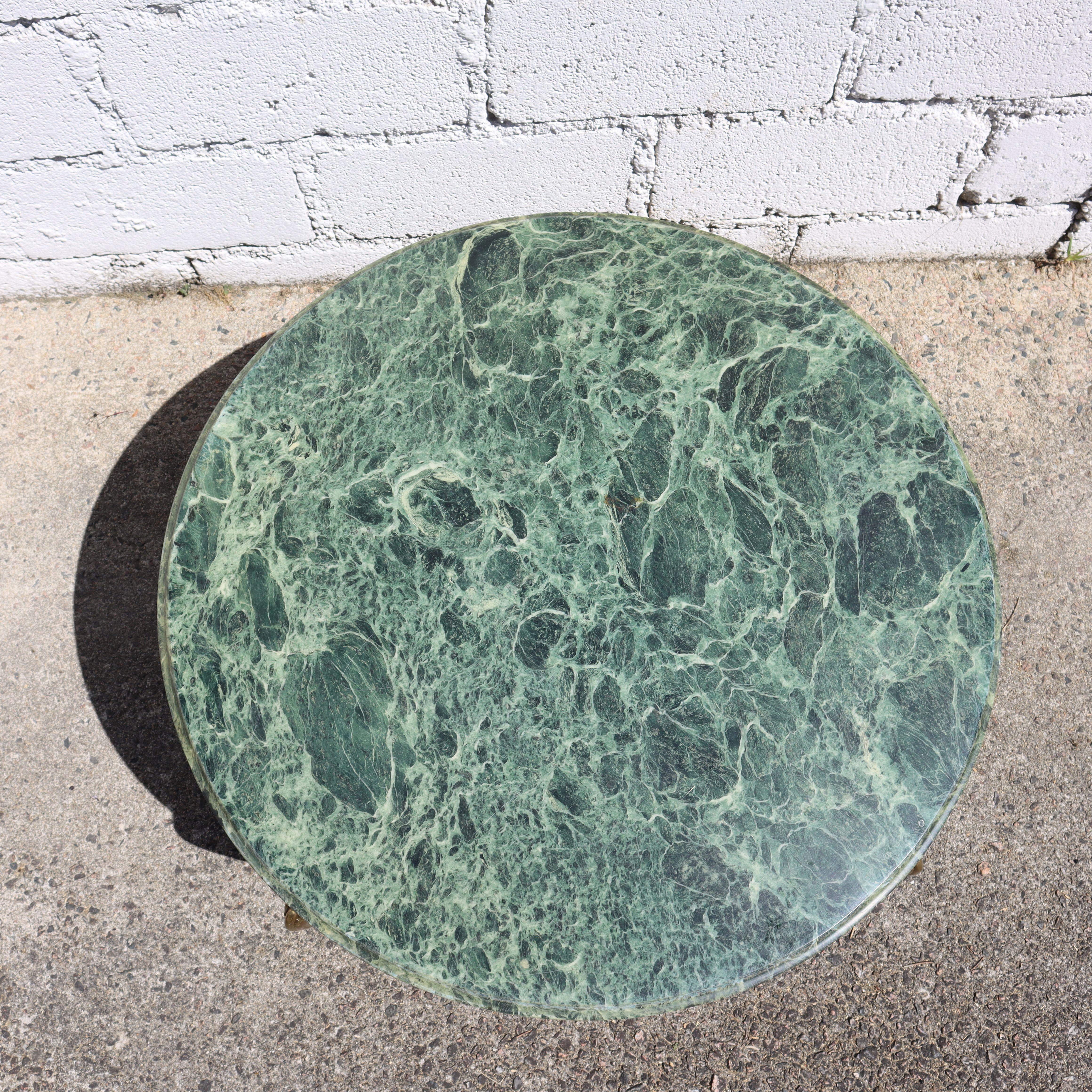 Vintage emerald Marble and Brass Coffee Table-round Lounge Table-Style Louis XV For Sale 1