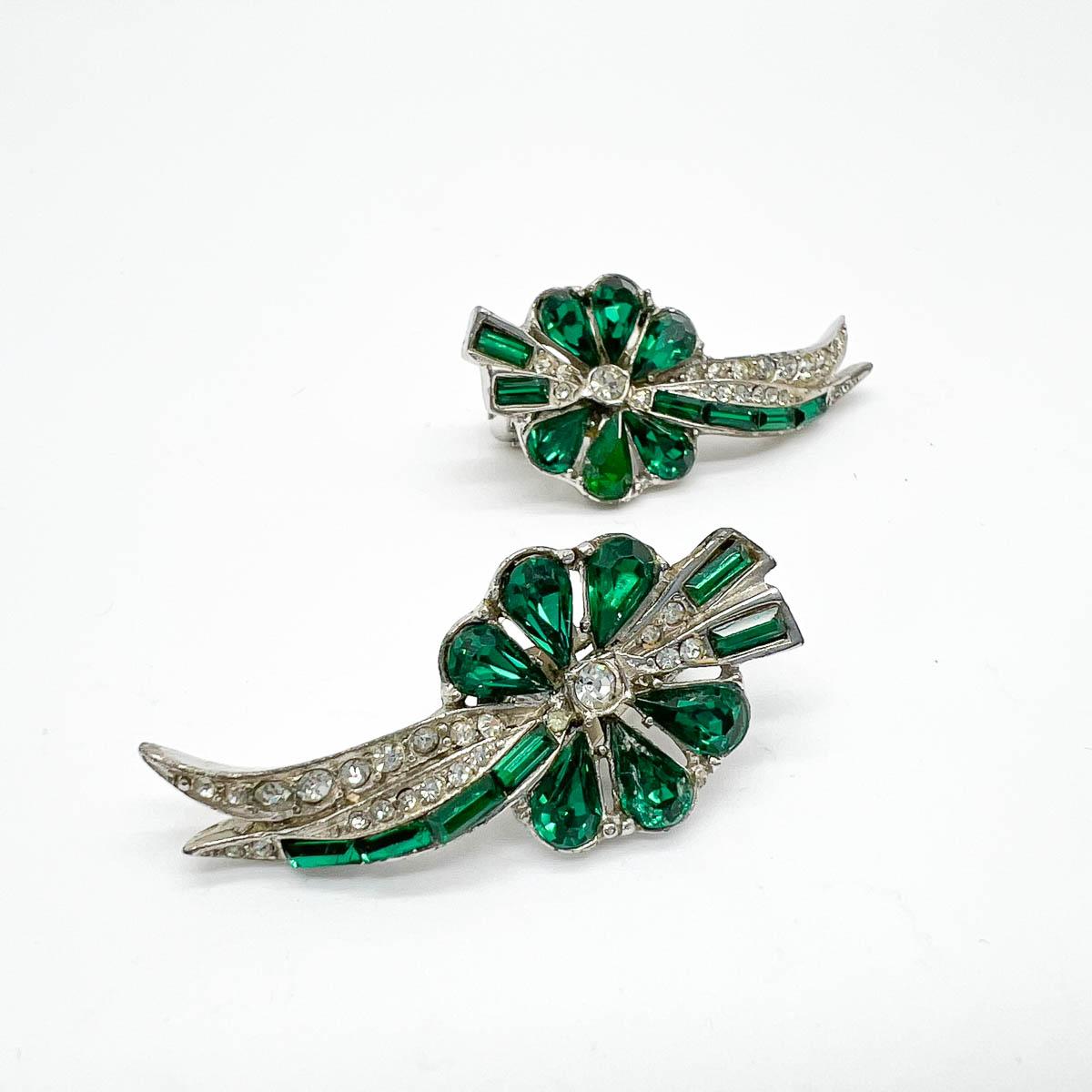 Vintage Emerald Paste Floral Earrings 1950s For Sale 1