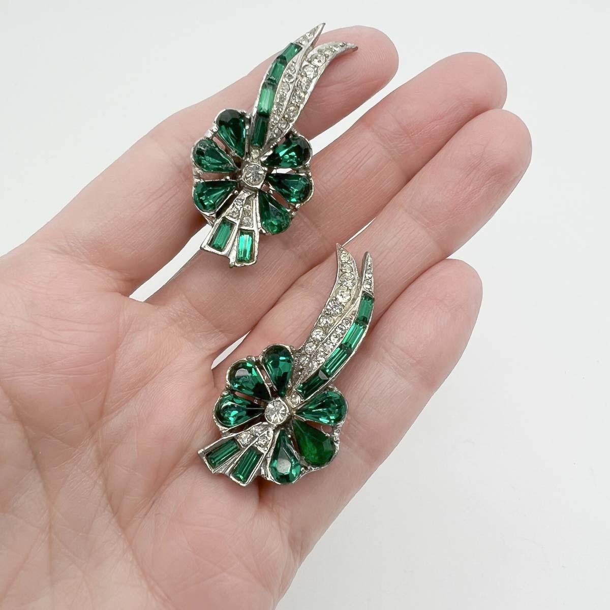 Vintage Emerald Paste Floral Earrings 1950s For Sale 2