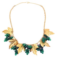 Collana di vite in vetro colato smeraldo vintage degli anni '40