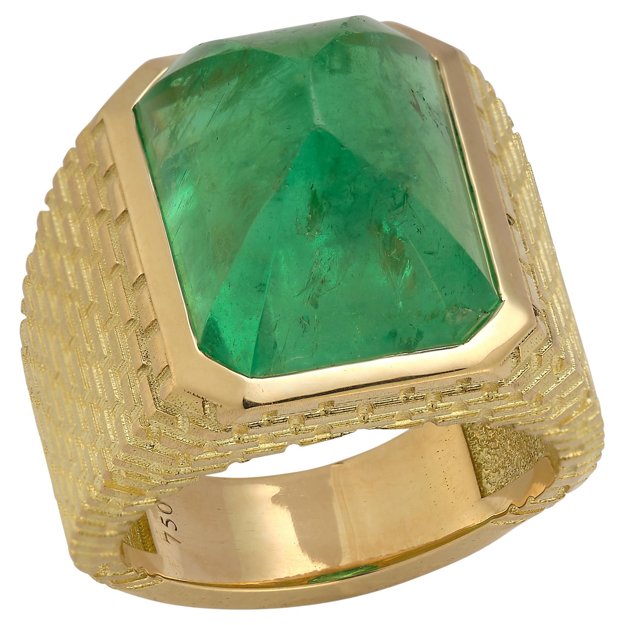 Vintage Emerald Pyramid Gold Ring For Sale