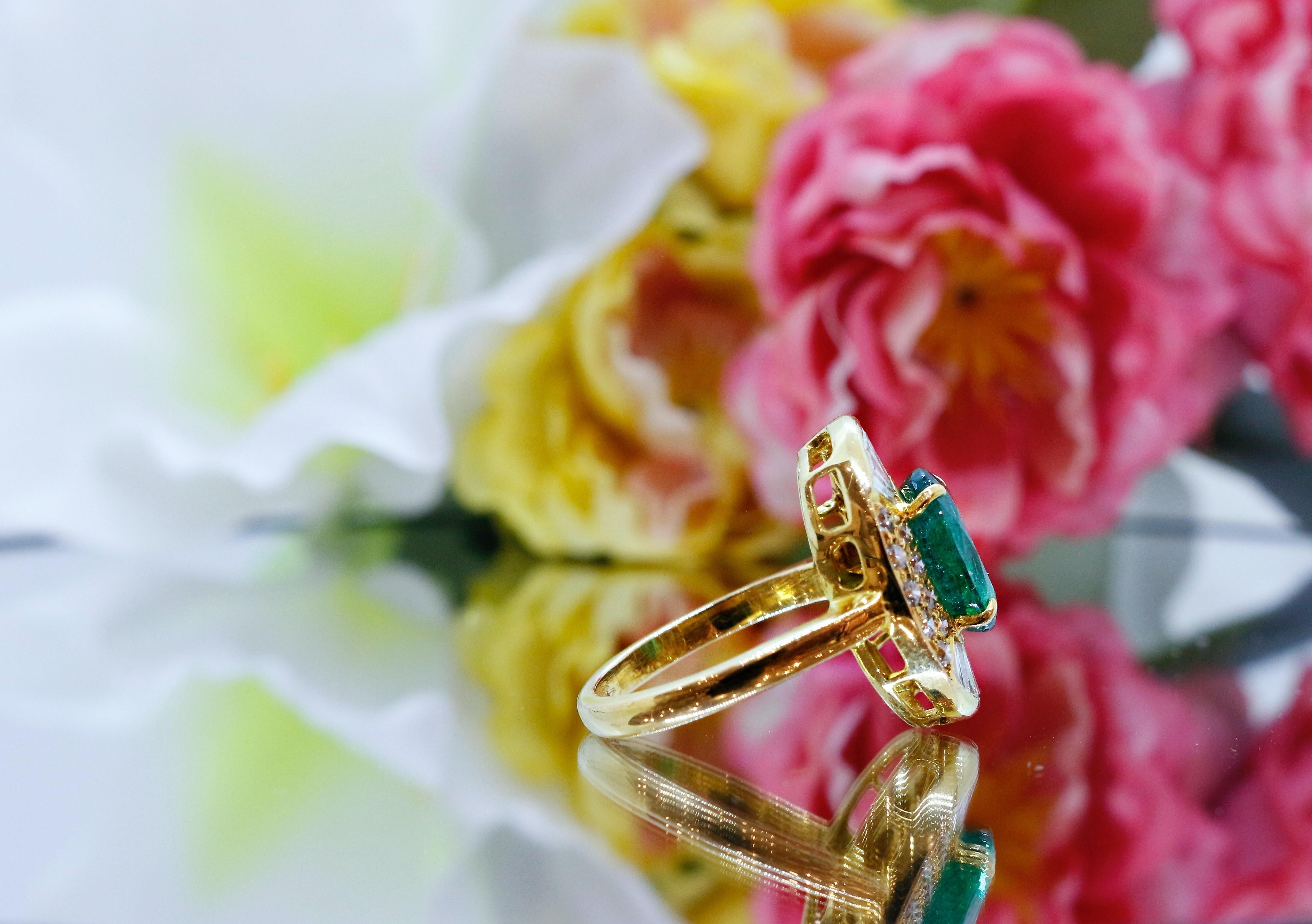Asscher Cut Vintage Emerald Ring Handmade in 14Karat Gold For Sale