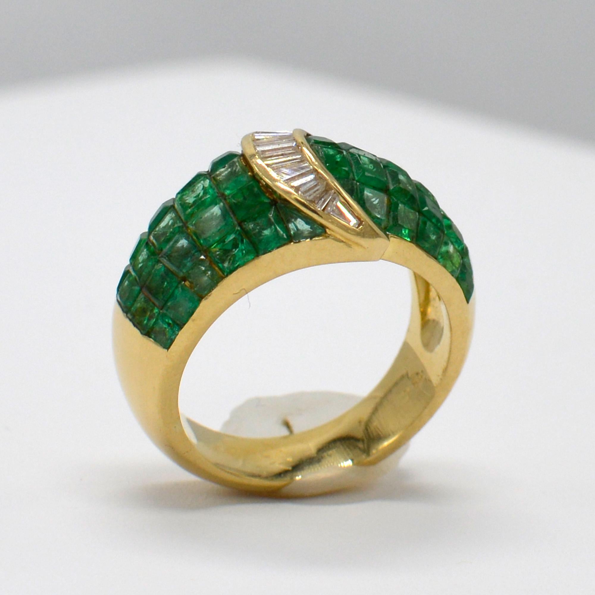 Vintage Emerald Ring Invisible Setting Emerald and Diamond Ring in 18 Carat Gold For Sale 4