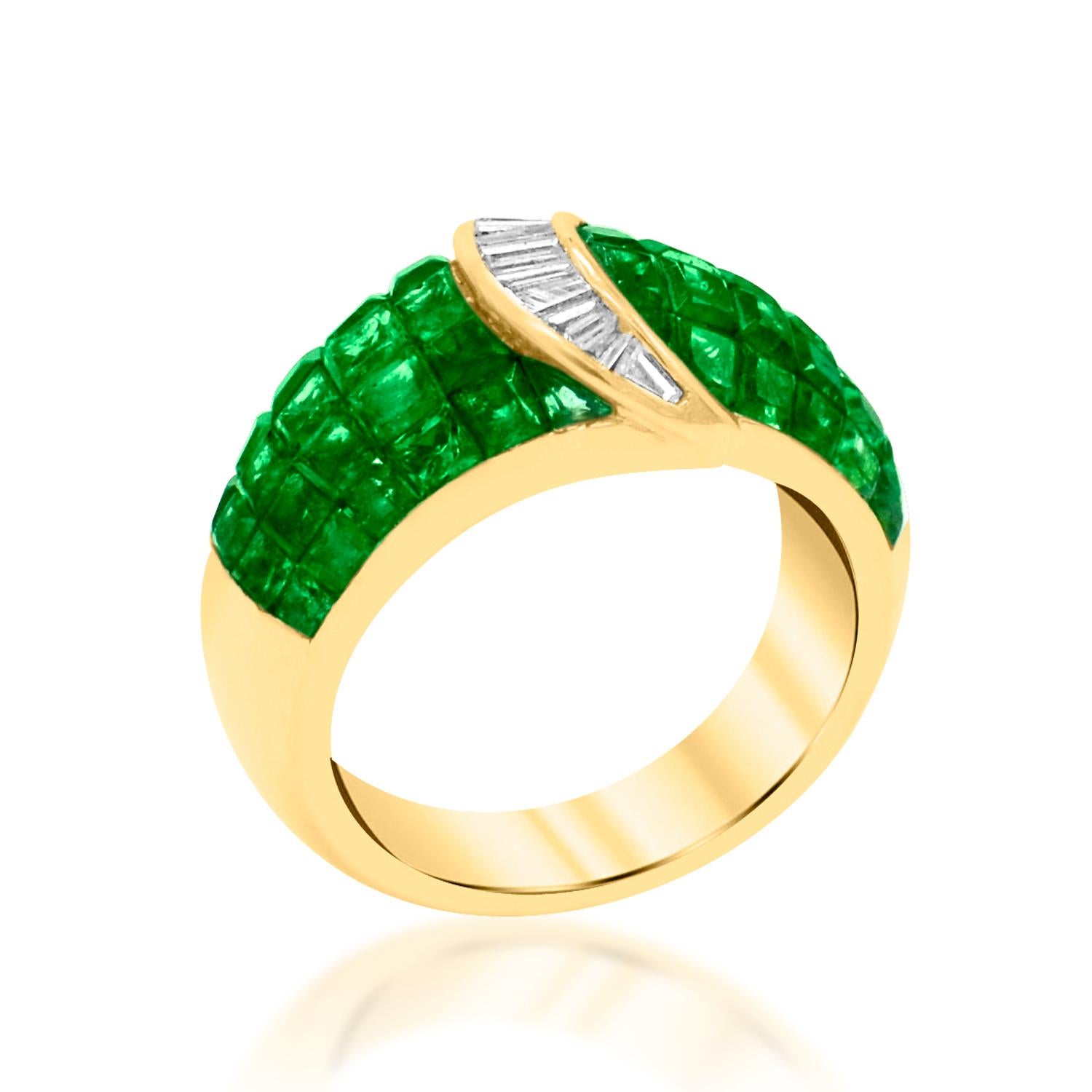 Vintage Emerald Ring Invisible Setting Emerald and Diamond Ring in 18 Carat Gold For Sale 2