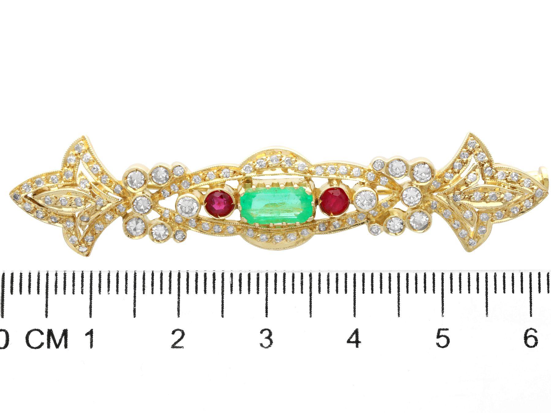 Vintage Emerald Ruby and 1.04 Carat Diamond Yellow Gold Brooch, circa 1980 For Sale 2