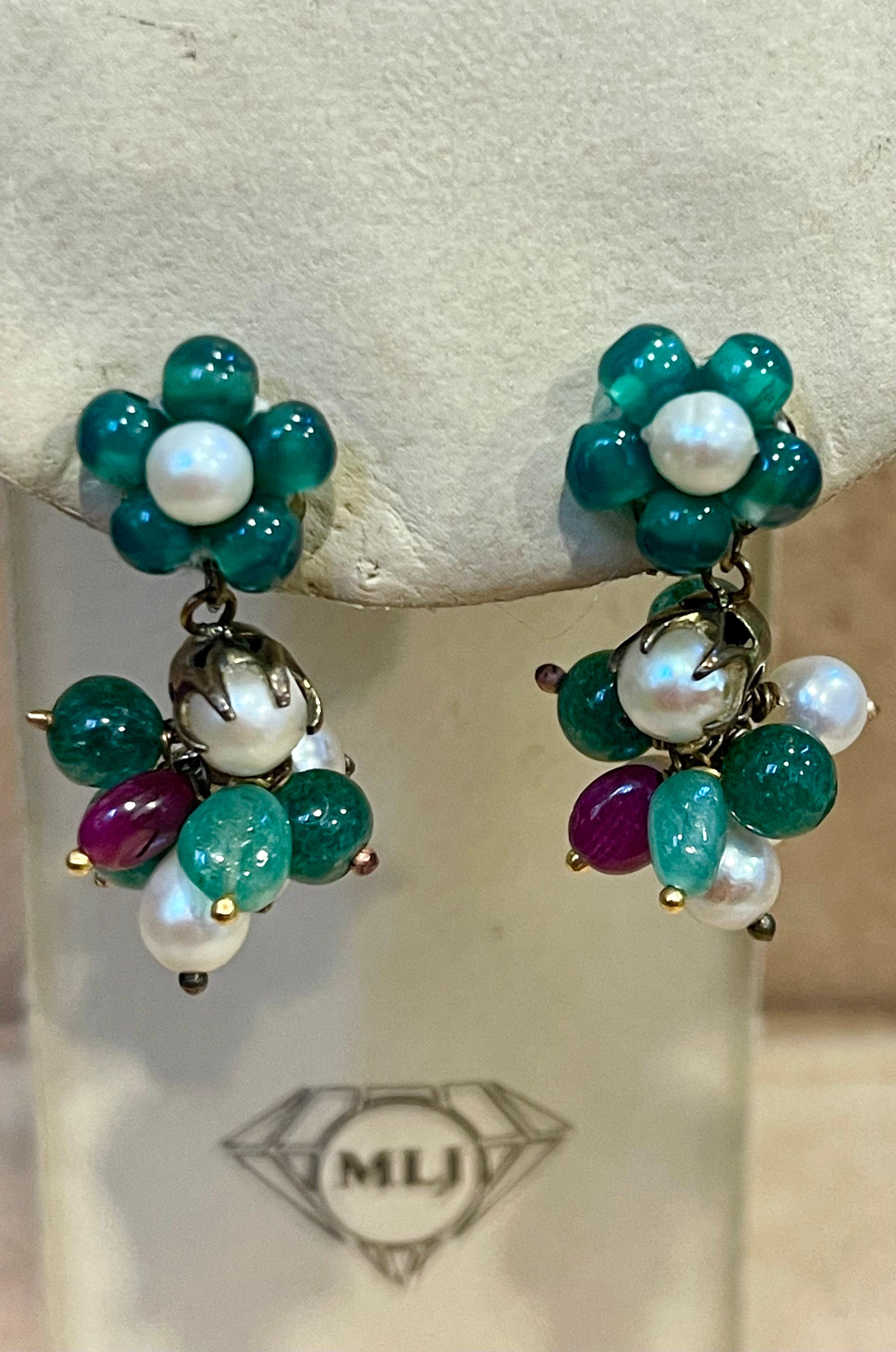 Vintage Emerald Ruby and Pearl Post Back Dangling Earrings 18 Karat Yellow Gold 7