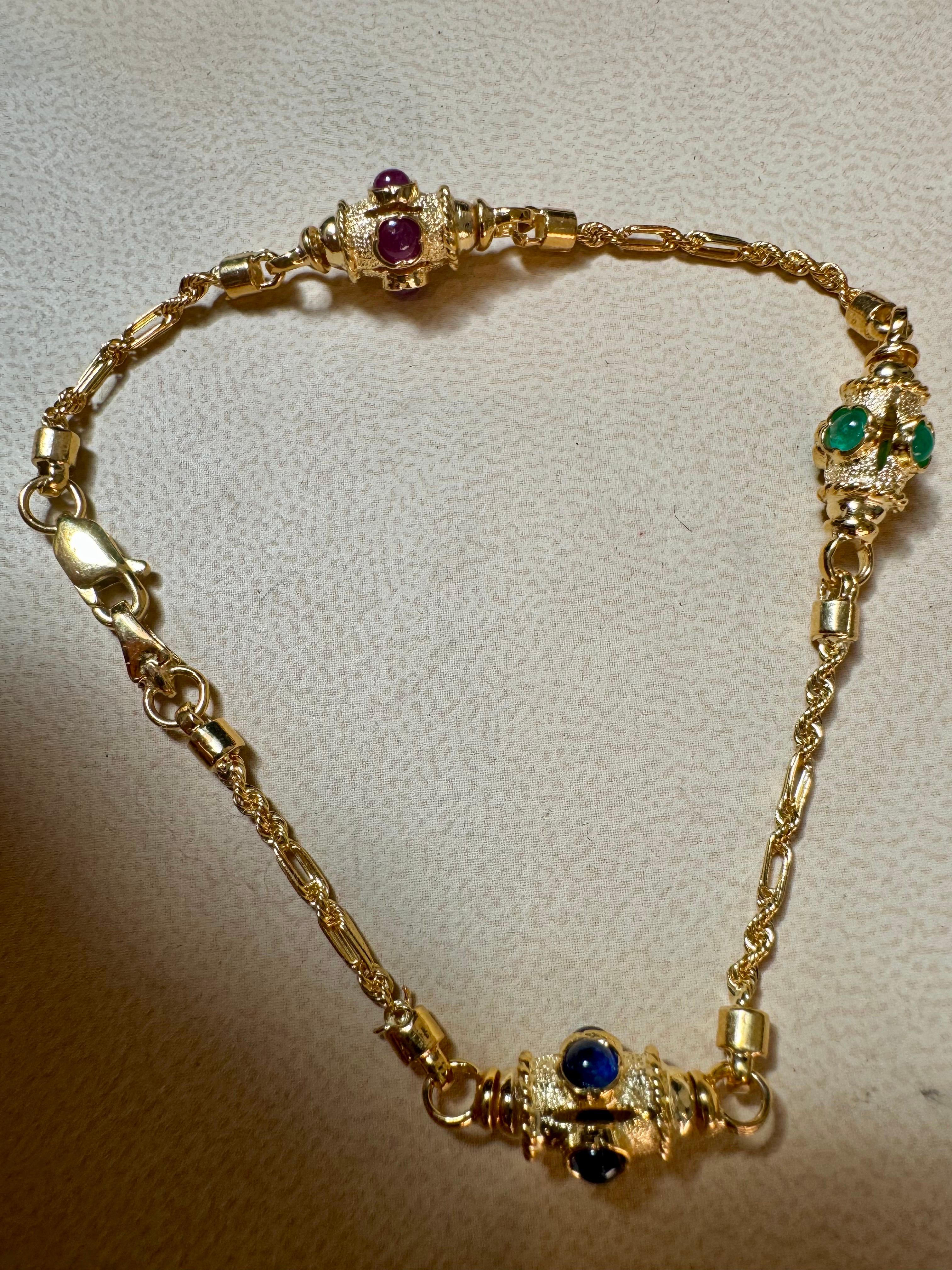 Vintage Emerald Ruby & Sapphire Link Bracelet in 14 Karat Yellow Gold, 7.5 Inchs For Sale 2