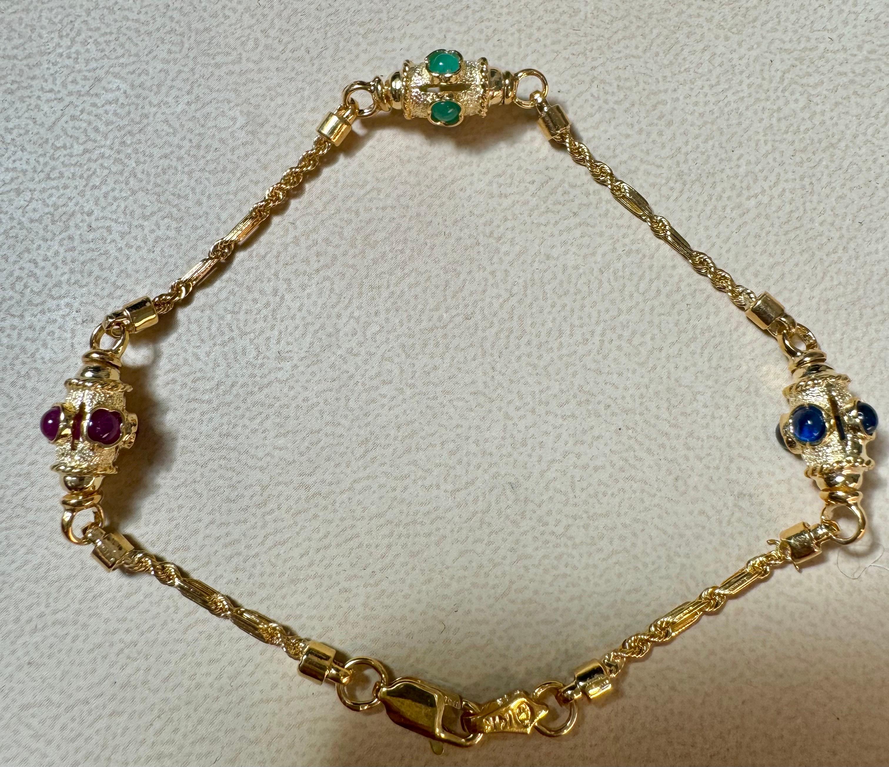 Vintage Emerald Ruby & Sapphire Link Bracelet in 14 Karat Yellow Gold, 7.5 Inchs For Sale 4