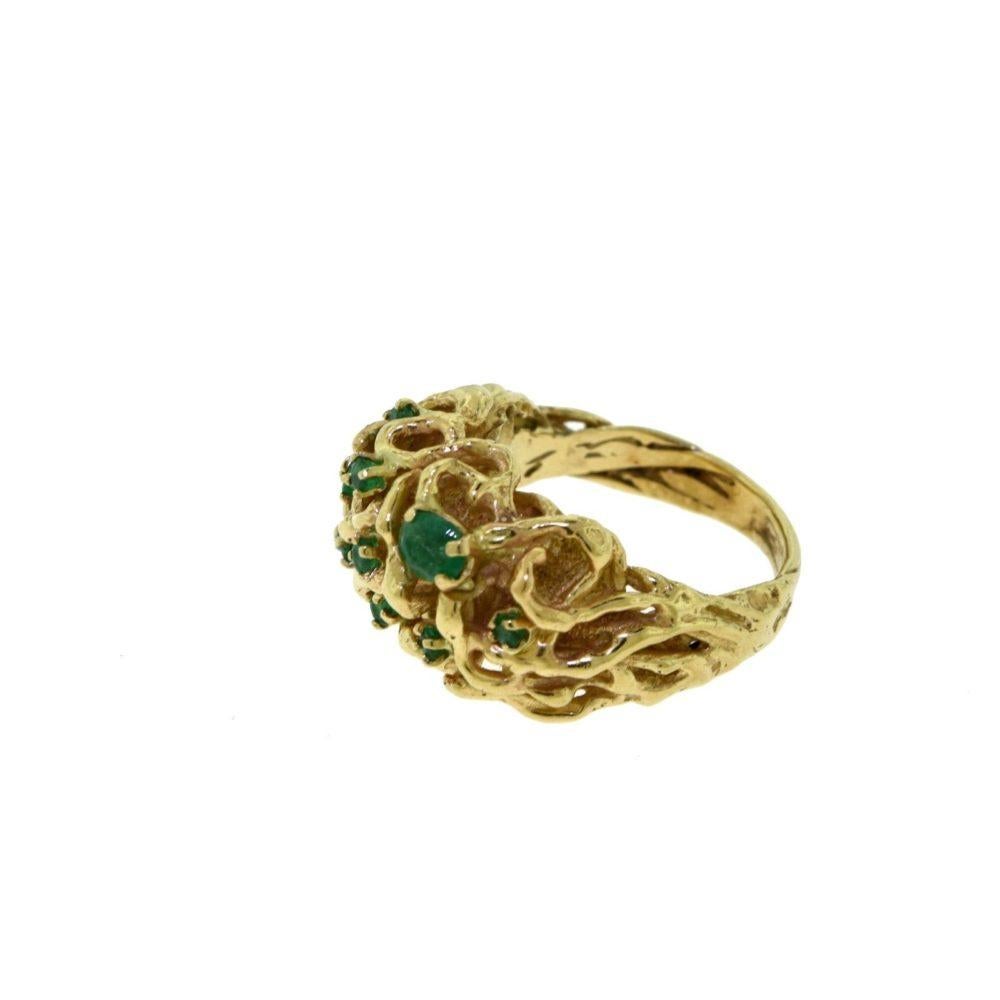 Vintage Emerald Yellow Gold Swirl Dome Cocktail Ring In Good Condition For Sale In Miami, FL