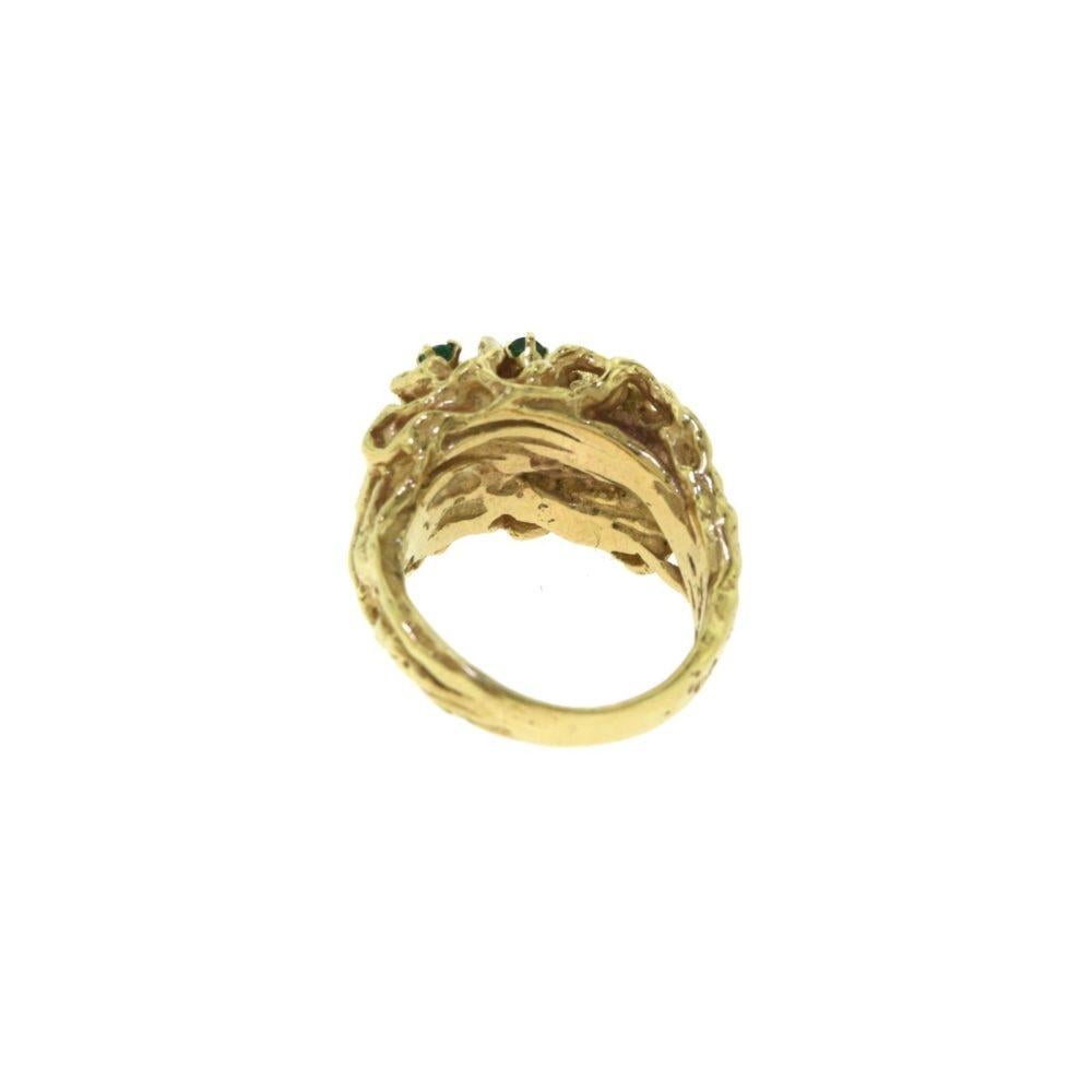 Women's or Men's Vintage Emerald Yellow Gold Swirl Dome Cocktail Ring For Sale