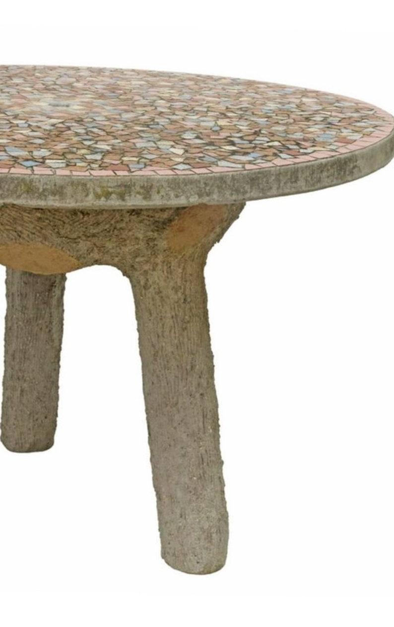 Mesa de jardín francesa de hormigón de imitación de bois Emile Taugourdeau Mosaico en venta