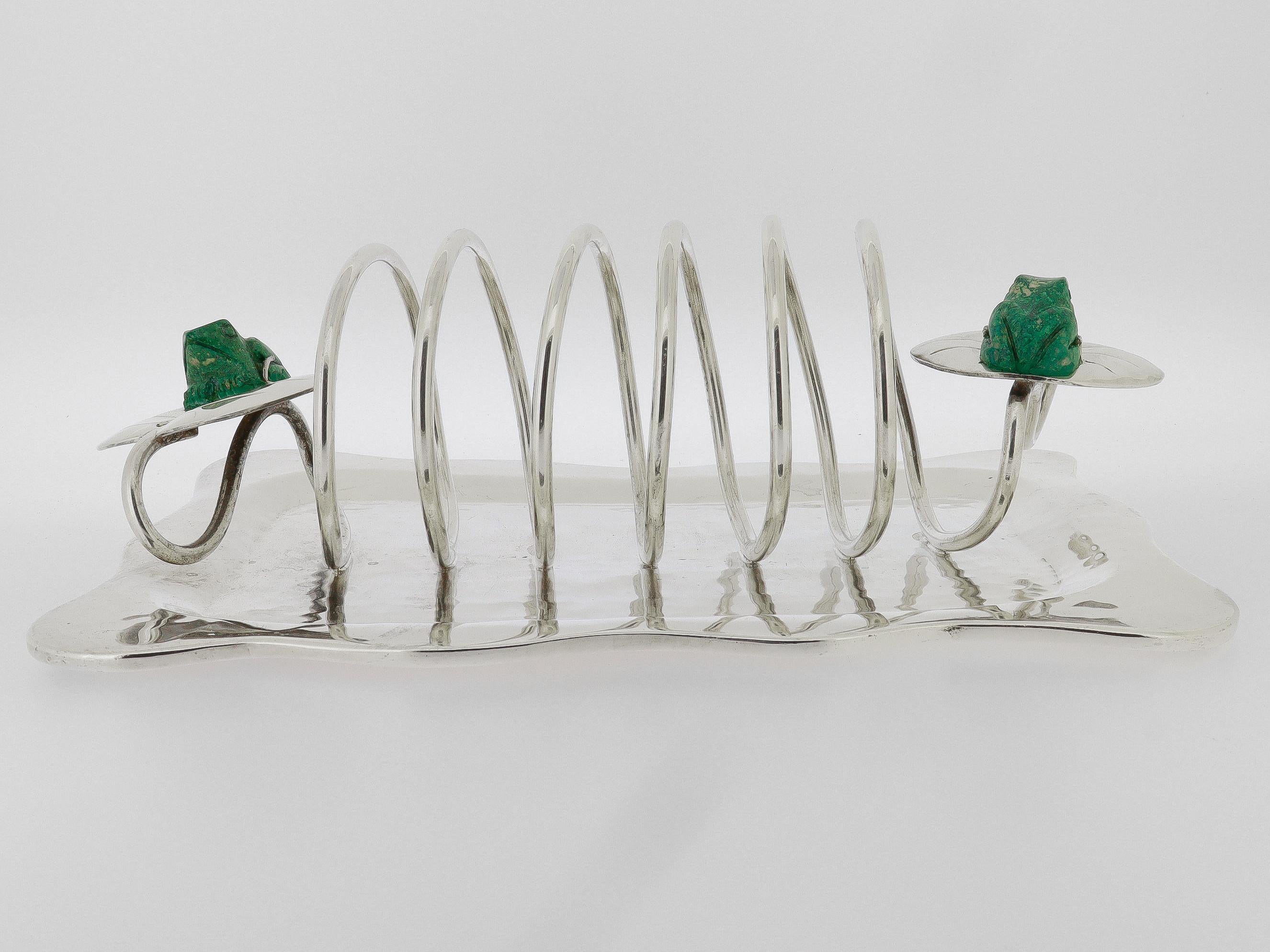 Mid-Century Modern Vintage Emilia Castillo Taxco Silver Plate Toast Rack with Malachite Frogs (porte-tartines en métal argenté avec grenouilles en malachite) en vente