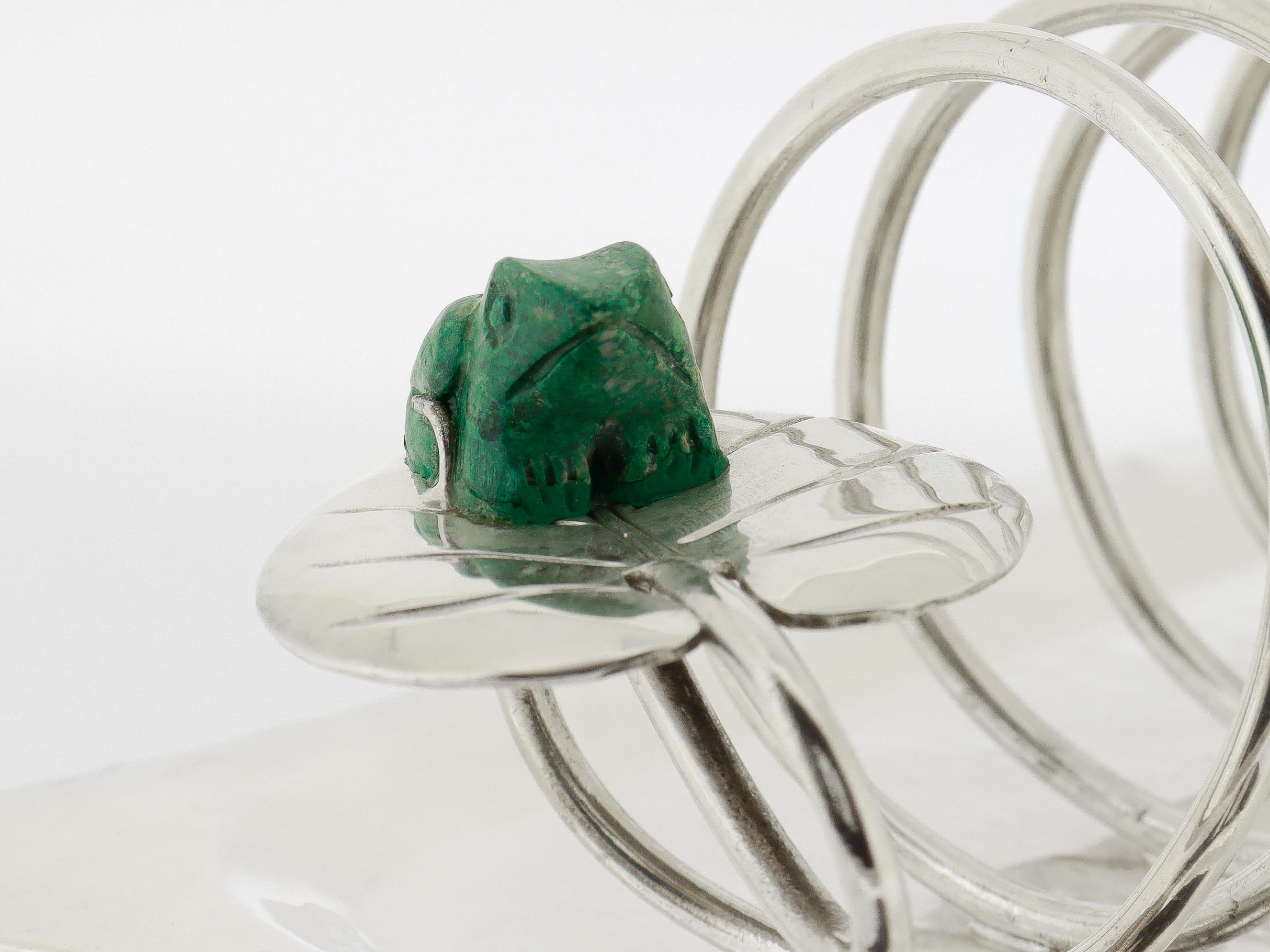Mexicain Vintage Emilia Castillo Taxco Silver Plate Toast Rack with Malachite Frogs (porte-tartines en métal argenté avec grenouilles en malachite) en vente