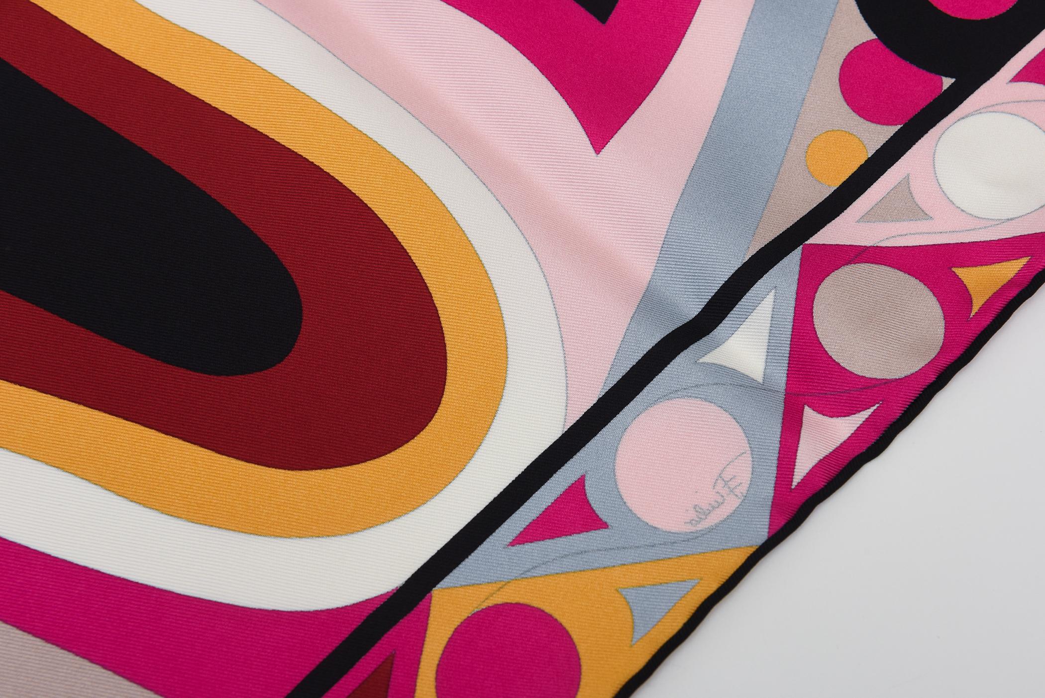 Vintage Emilio Pucci Seide Abstrakte Grafik Schal Rosa, Grau, Schwarz, Weiß im Zustand „Gut“ im Angebot in North Miami, FL