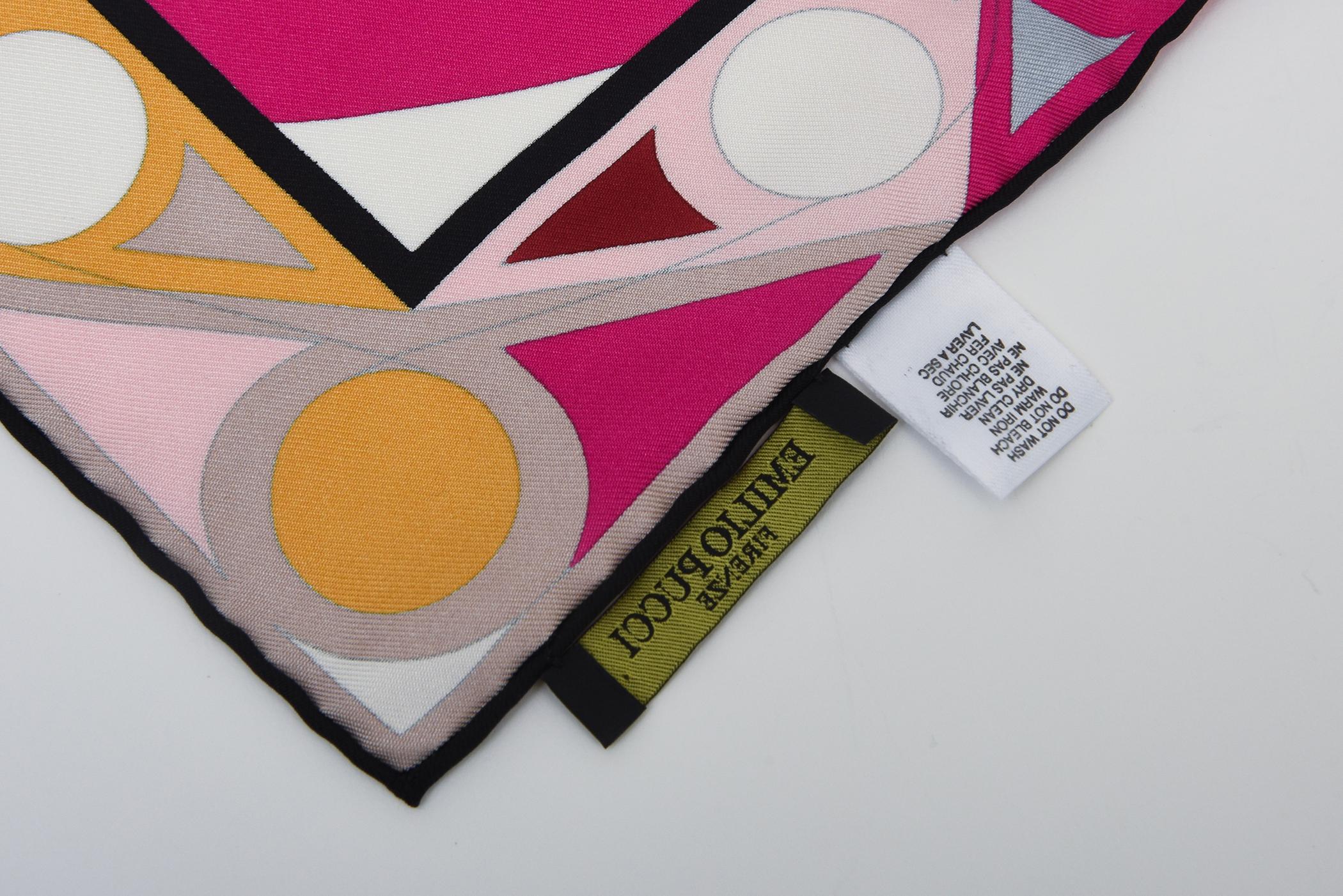 Vintage Emilio Pucci Seide Abstrakte Grafik Schal Rosa, Grau, Schwarz, Weiß im Angebot 1
