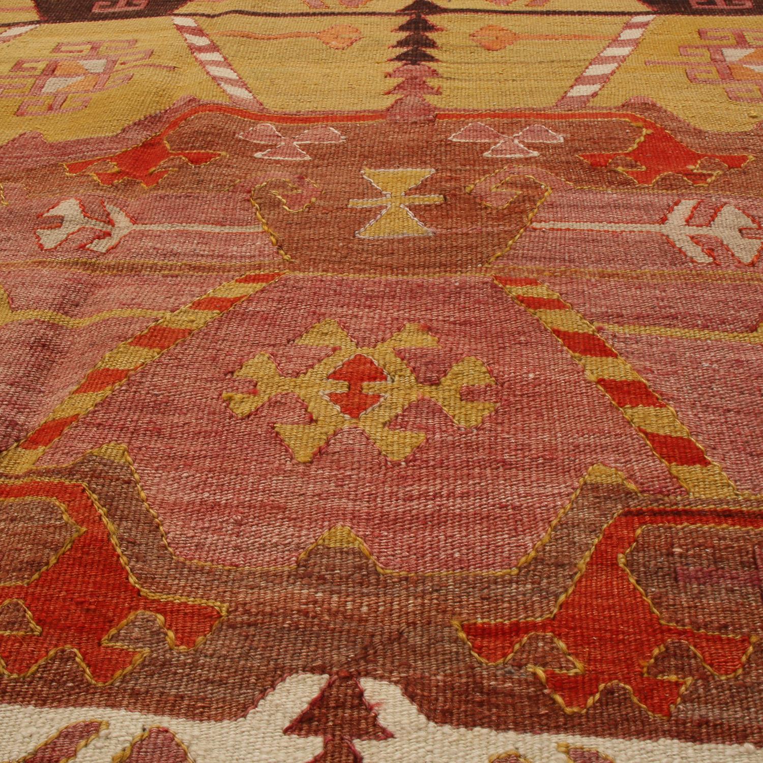 Vintage Emirdag Multi-Tonal Red Wool Kilim Rug by Rug Kilim In Excellent Condition For Sale In Long Island City, NY