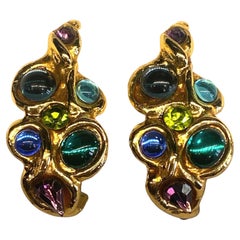 Pendientes vintage Emmanuel Ungaro de oro de los 80 y cabujón de cristal multicolor