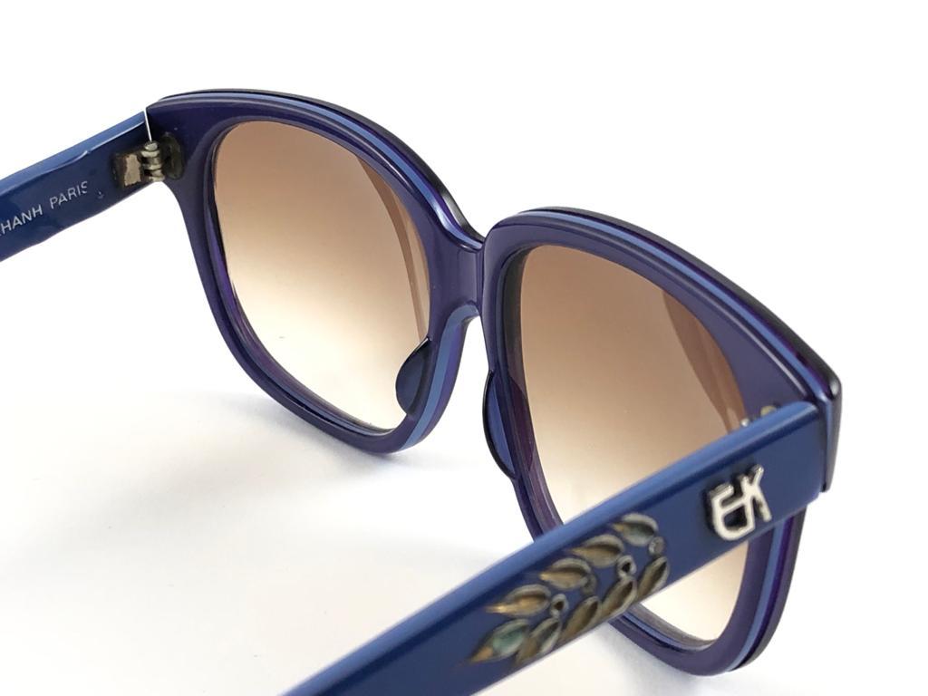 Vintage Emmanuelle Khanh 8080 102 Purple Flower Accents France Sunglasses In New Condition For Sale In Baleares, Baleares