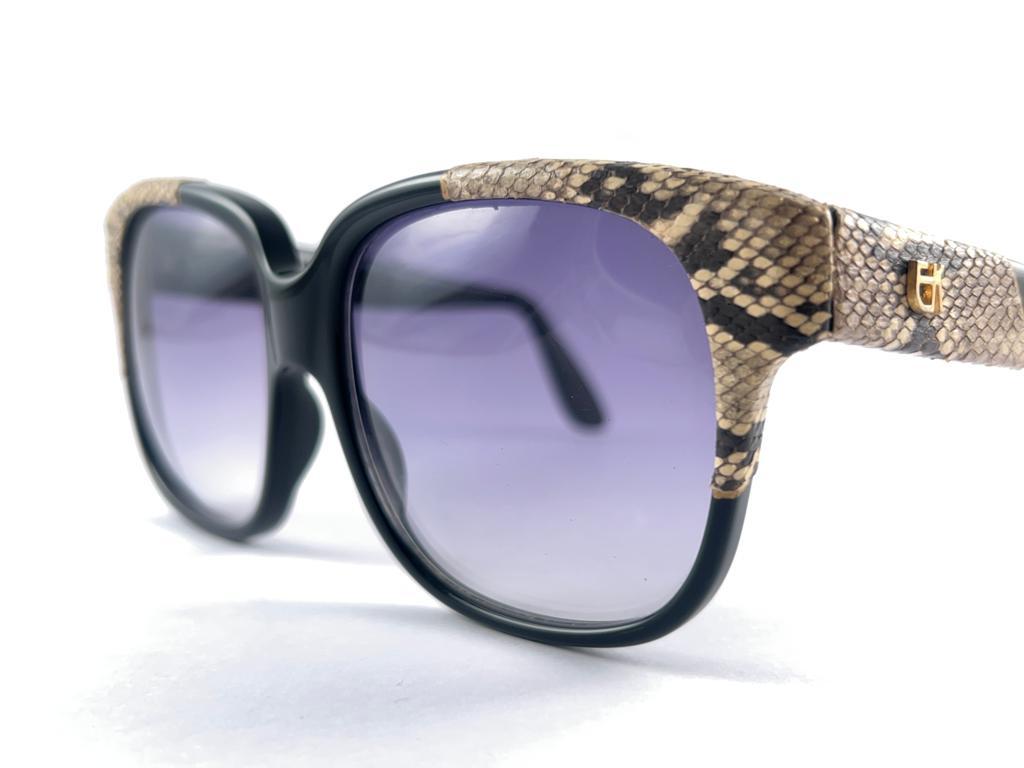 Vintage Emmanuelle Khanh 8080 16 Snake Skin Accents France 1970'S Sunglasses In New Condition For Sale In Baleares, Baleares