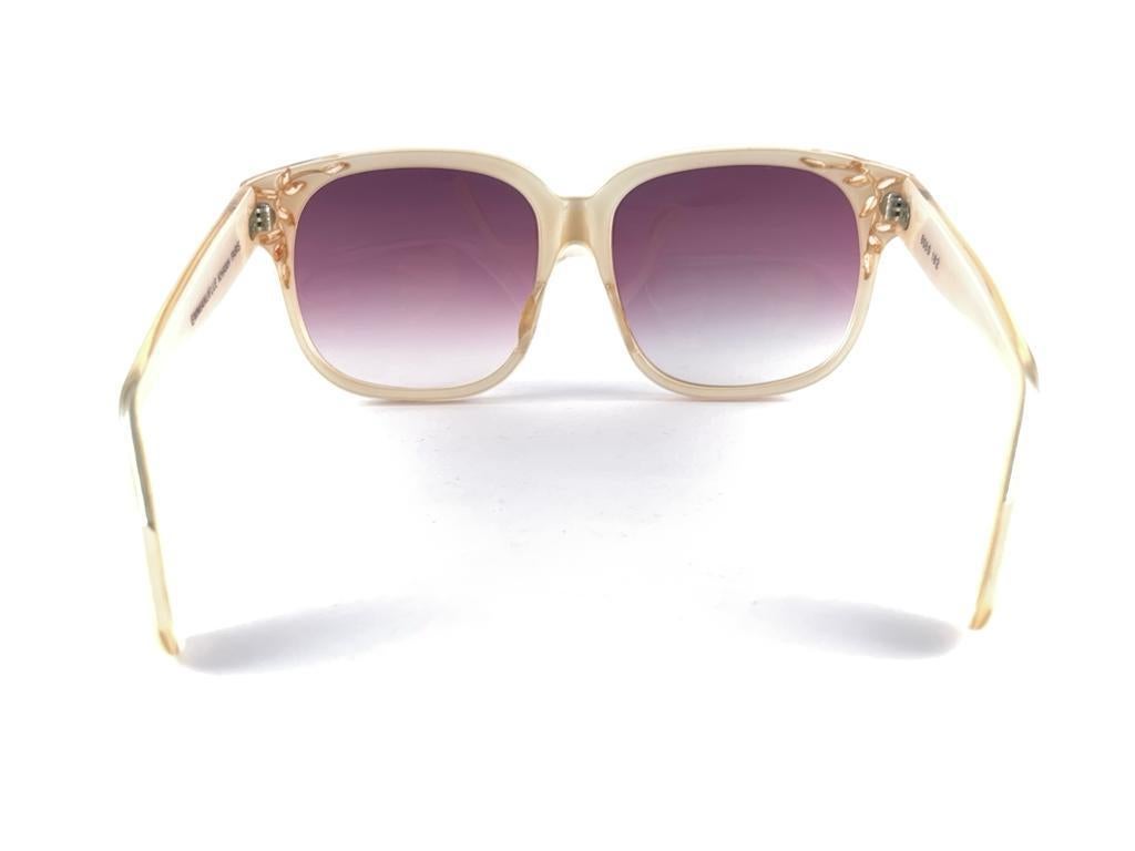 Vintage Emmanuelle Khanh 8080 182 Translucent Beige France Sunglasses In New Condition For Sale In Baleares, Baleares