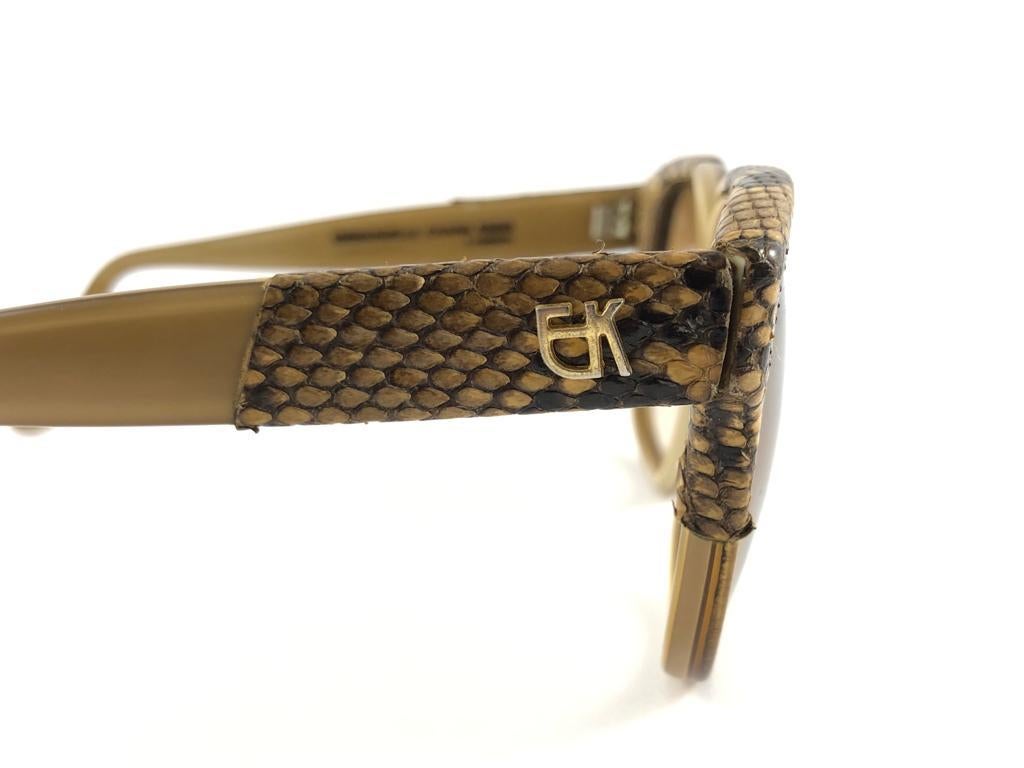 Vintage Emmanuelle Khanh 8080 49 französische Vintage-Sonnenbrille mit Schlangenmuster und Akzenten im Angebot 3