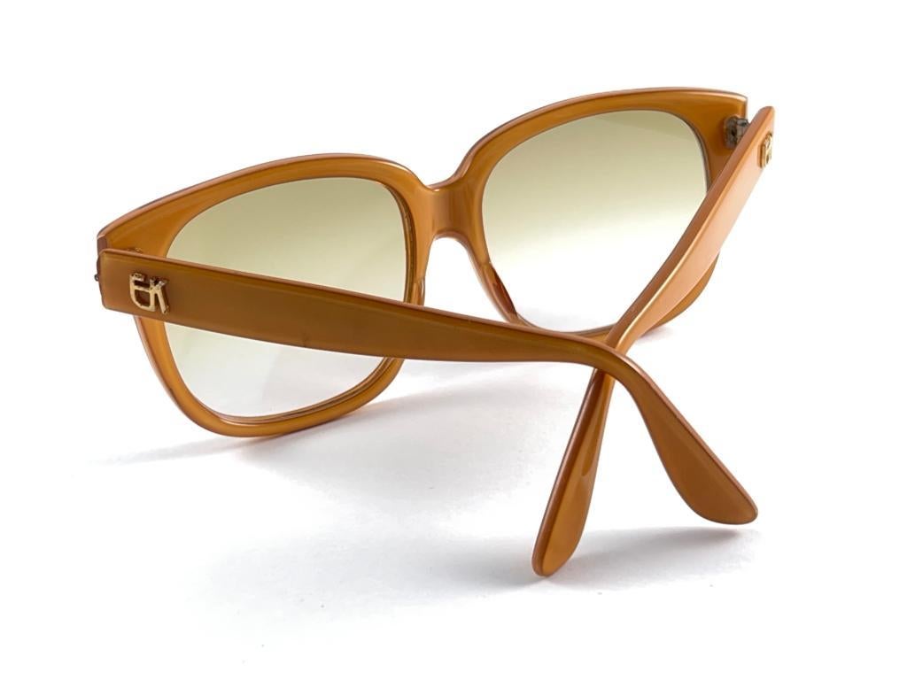 Vintage Emmanuelle Khanh 8680 Translucent Oversized 70'S France Sunglasses For Sale 7
