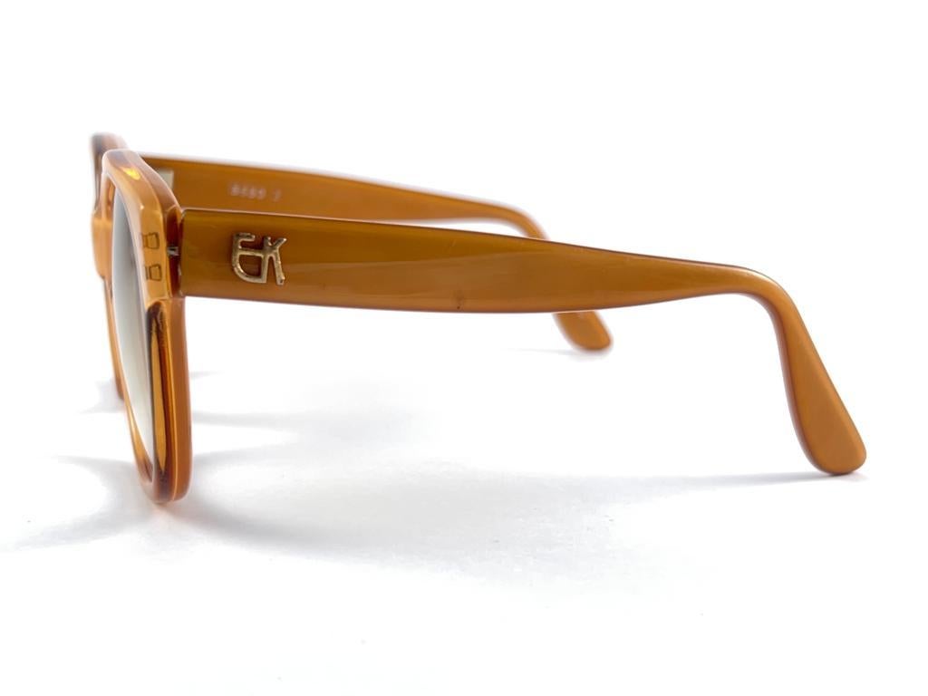 Vintage Emmanuelle Khanh 8680 Translucent Oversized 70'S France Sunglasses In New Condition For Sale In Baleares, Baleares