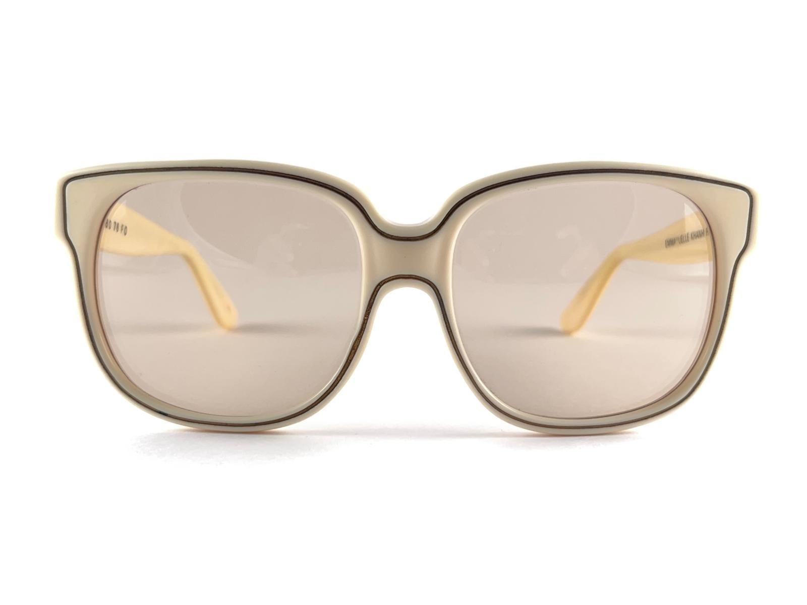 Lunettes de soleil vintage Emmanuelle Khanh beige surdimensionnées 1970's Made In France en vente 6