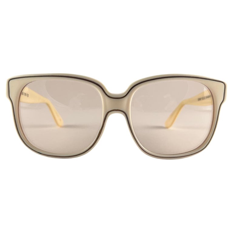 Vintage Emmanuelle Khanh Beige Oversized Sunglasses 1970 display picture 1
