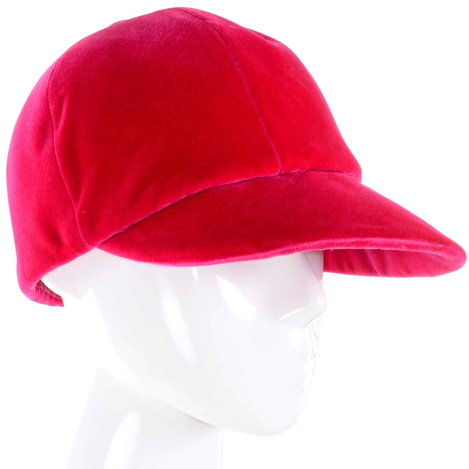 Rouge Emme - Chapeau vintage en velours rouge avec capuche d'équitation en vente