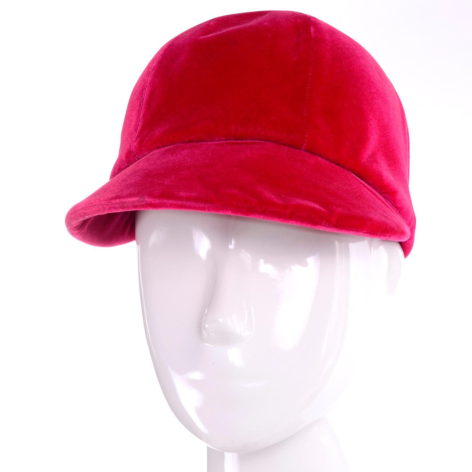 Emme - Chapeau vintage en velours rouge avec capuche d'équitation Excellent état - En vente à Portland, OR
