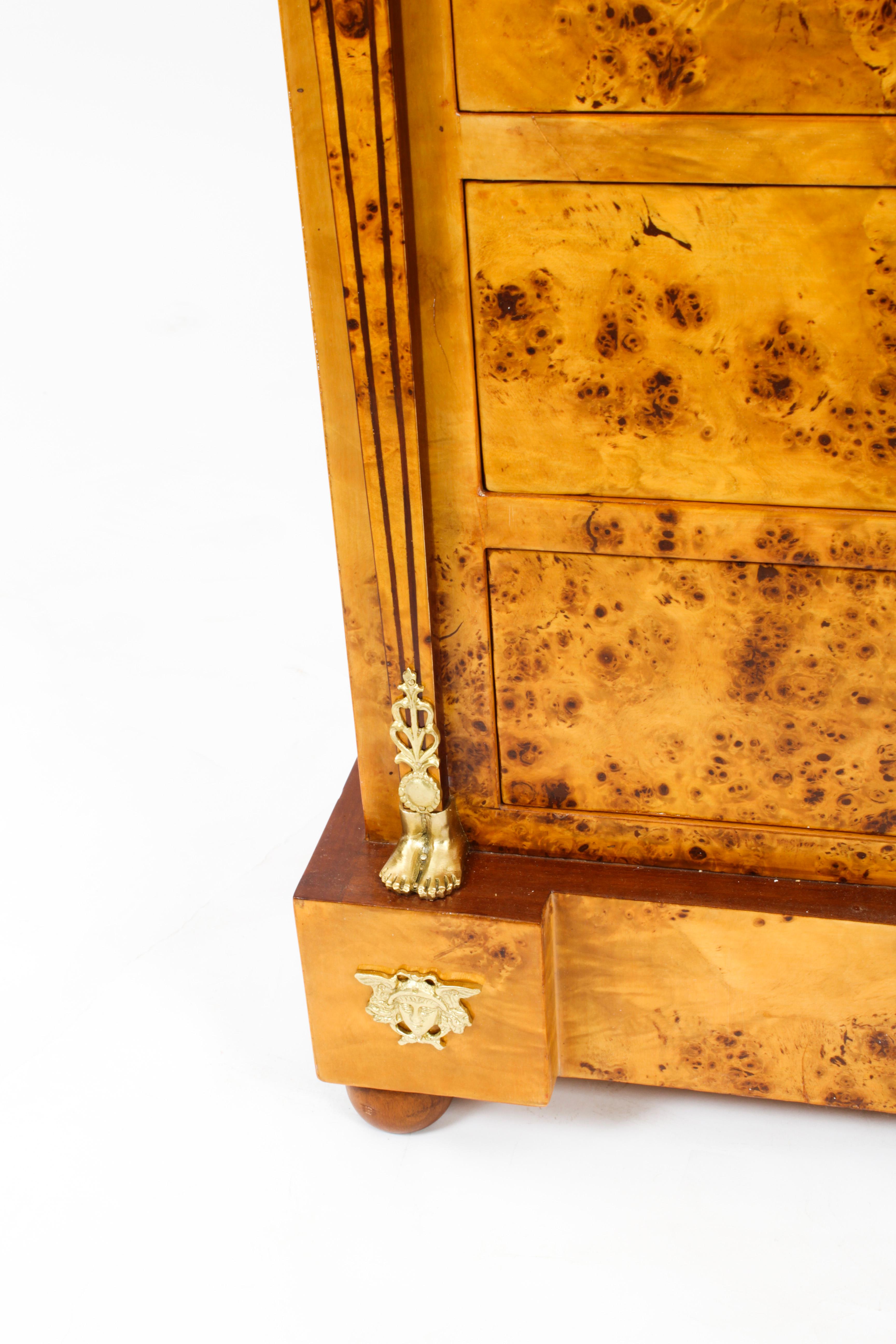 Grand coffre vintage en ronce d'érable de style néo-empire, 20ème siècle en vente 3