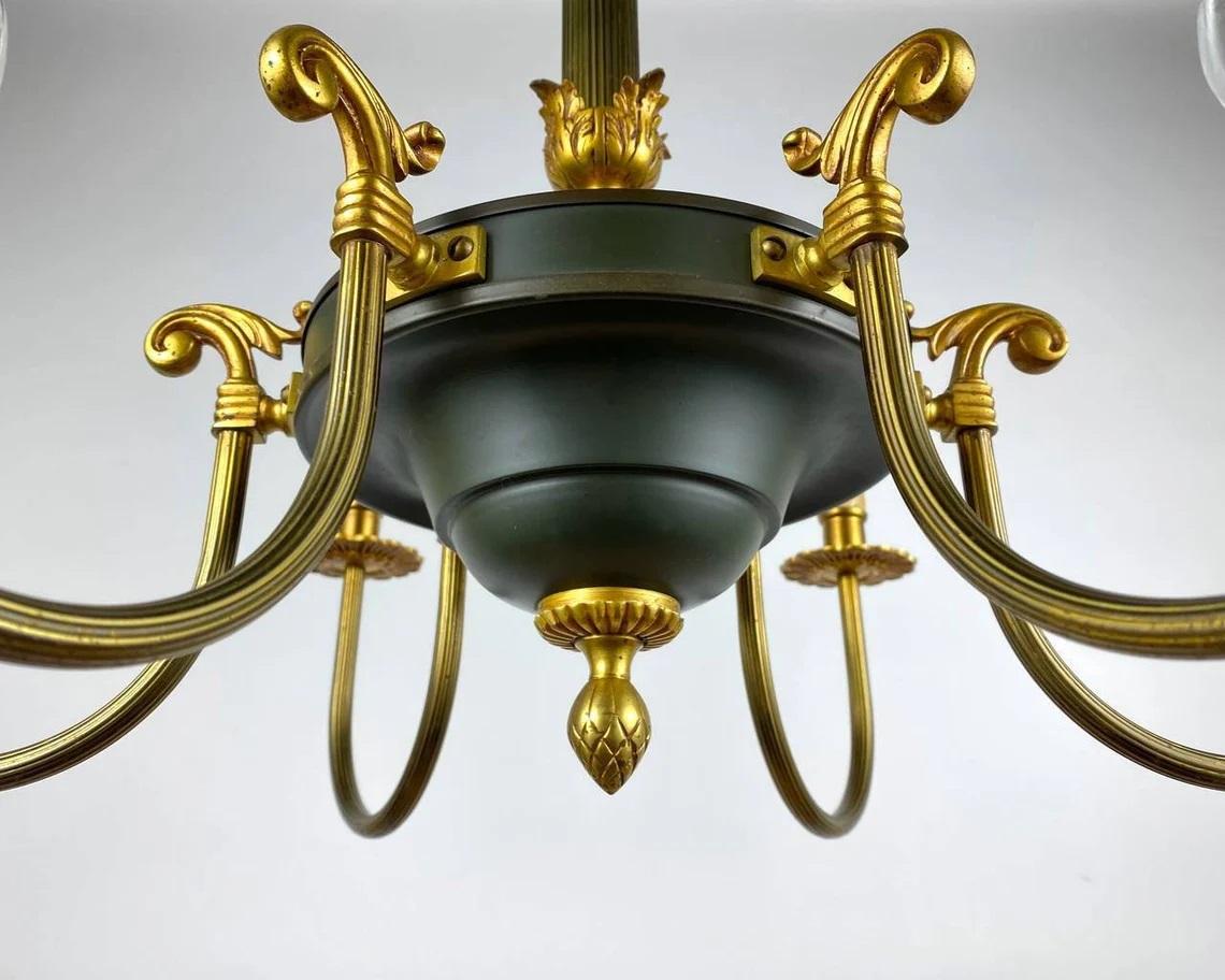 Vintage Empire Style Green & Gilt Brass Chandelier In Good Condition In Bastogne, BE