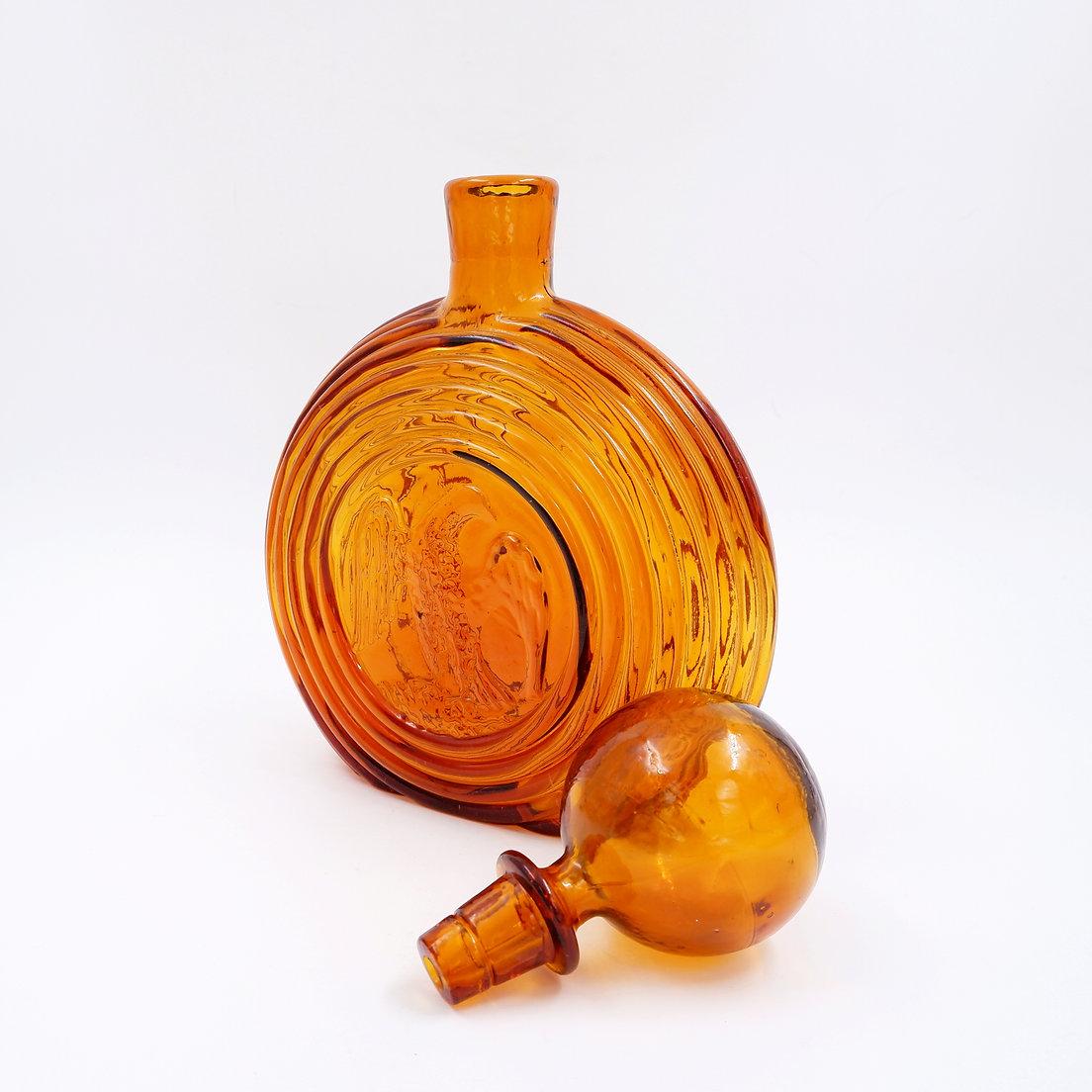 Italian Vintage Empoli Rossini Embossed Eagle Amber Glass Decanter Bottle - 1970s For Sale