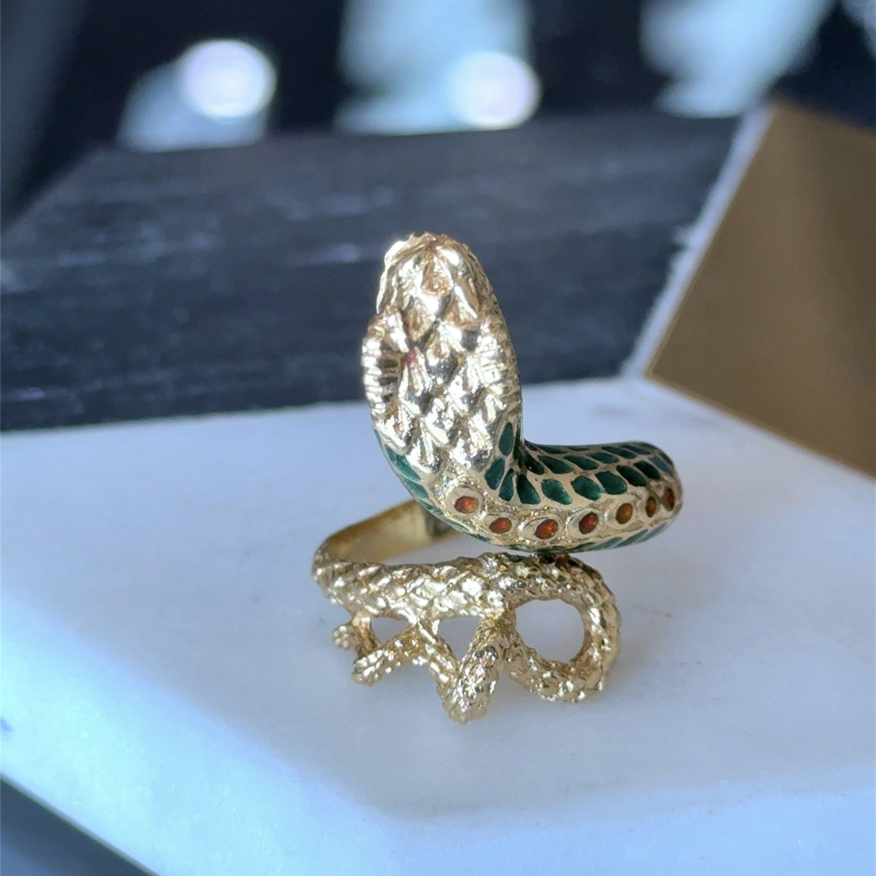 Bague serpent émaillée vintage en or 18KT en vente 9