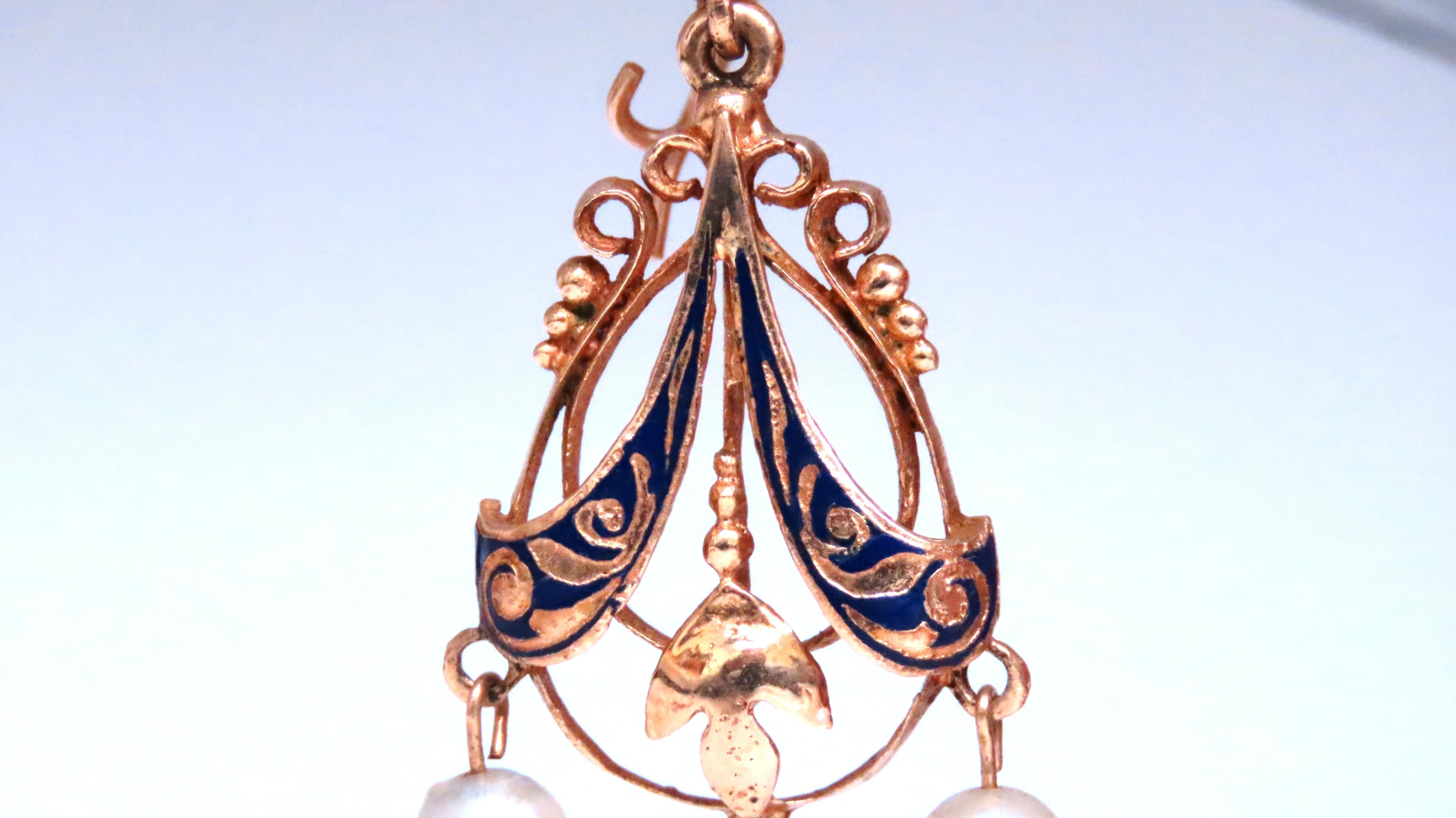 Vintage Enamel And Pearl Dangle Earrings 14kt 12529 In New Condition For Sale In New York, NY