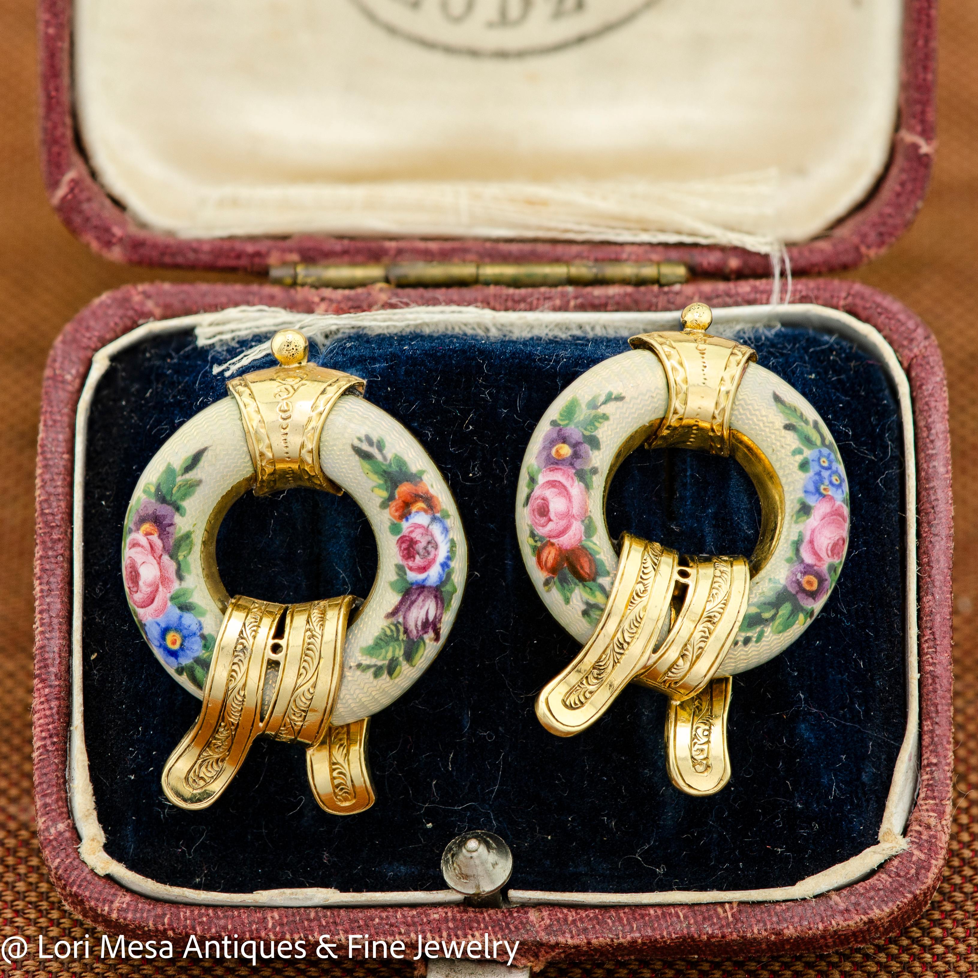Vintage Enamel and Yellow Gold Floral Motif Wreath Earrings For Sale 2