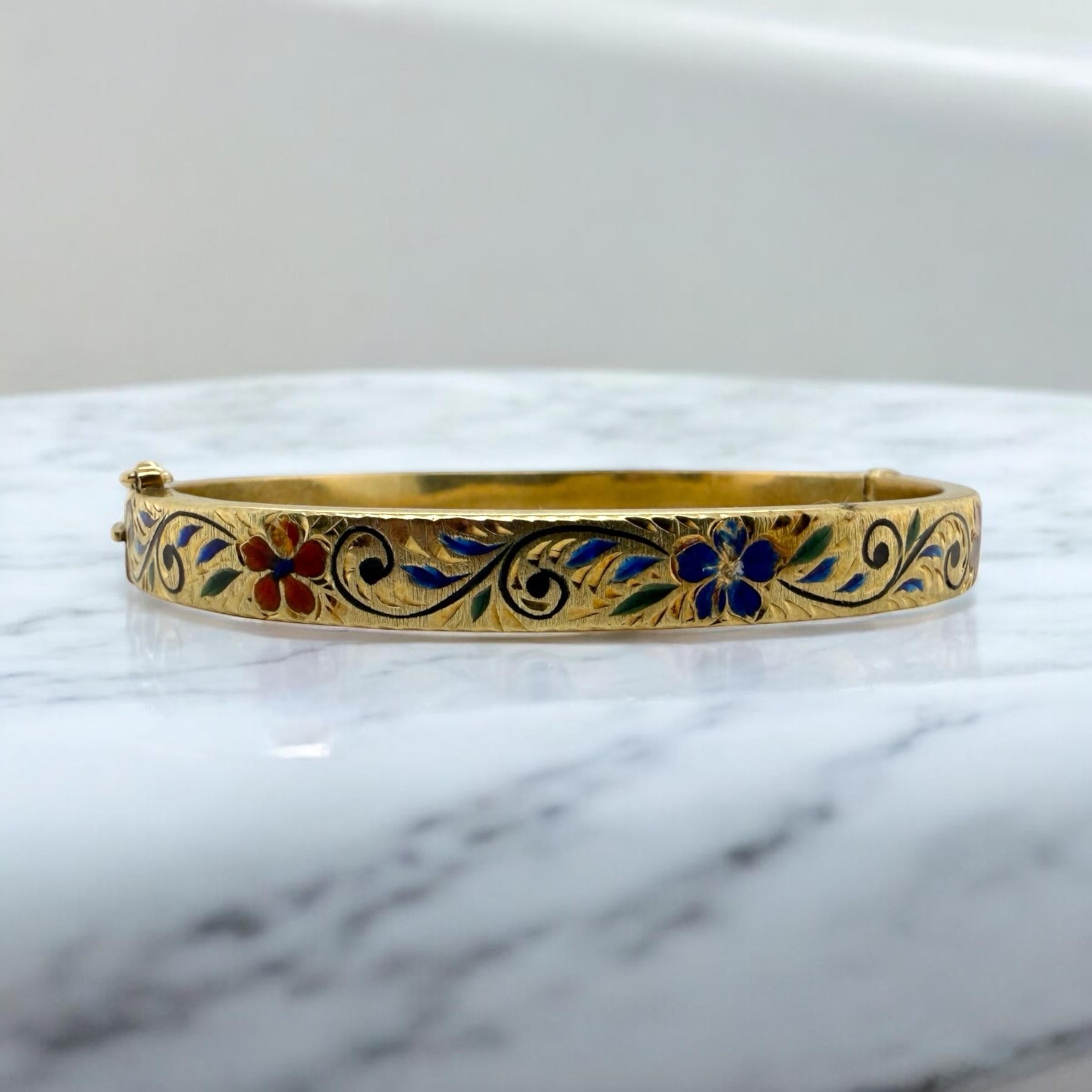 Rétro Bracelet jonc vintage en or jaune 14 carats et émail en vente
