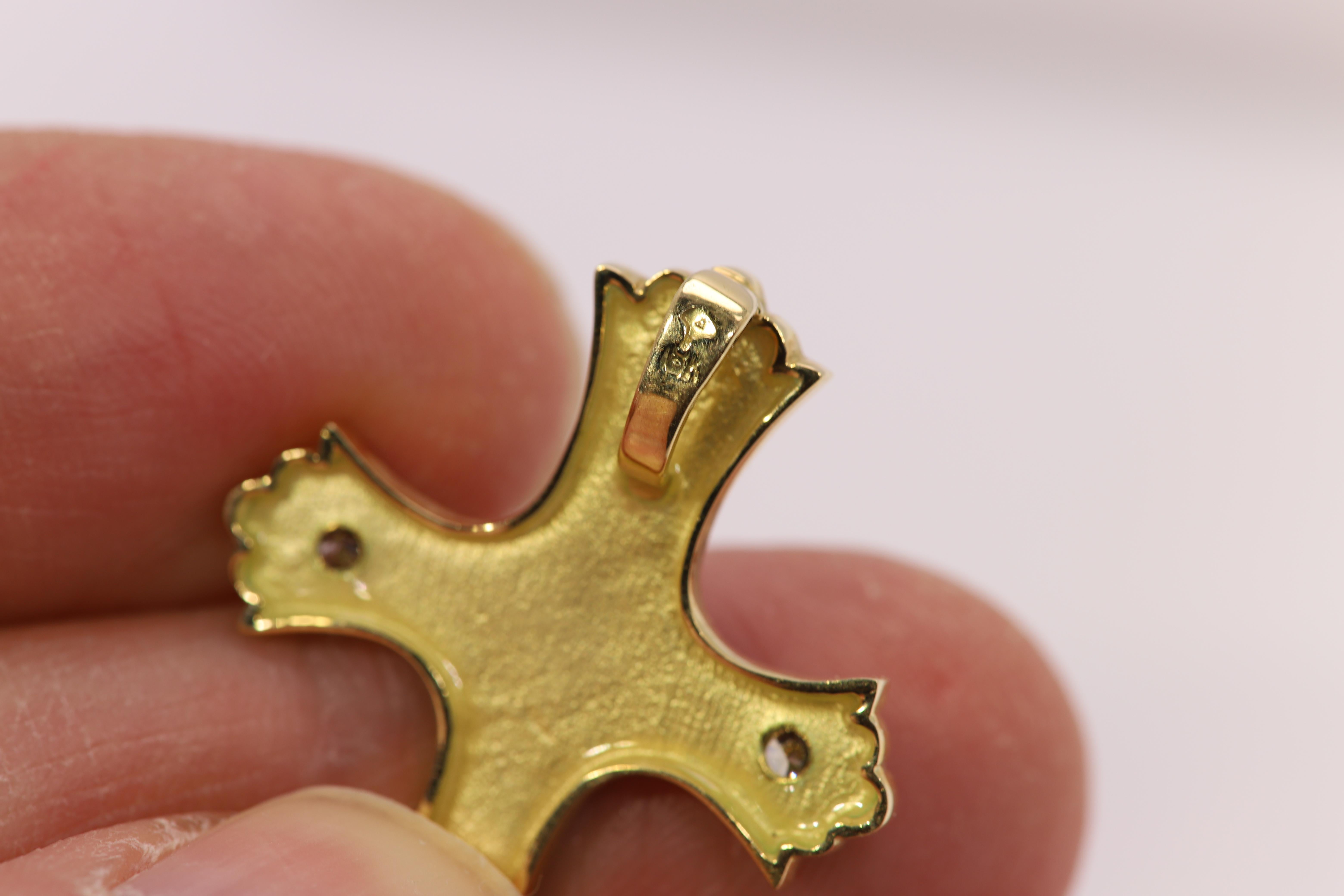 Vintage Enamel Cross Angel 18 Karat Yellow Gold Mini Enamel Art and Sapphires For Sale 5