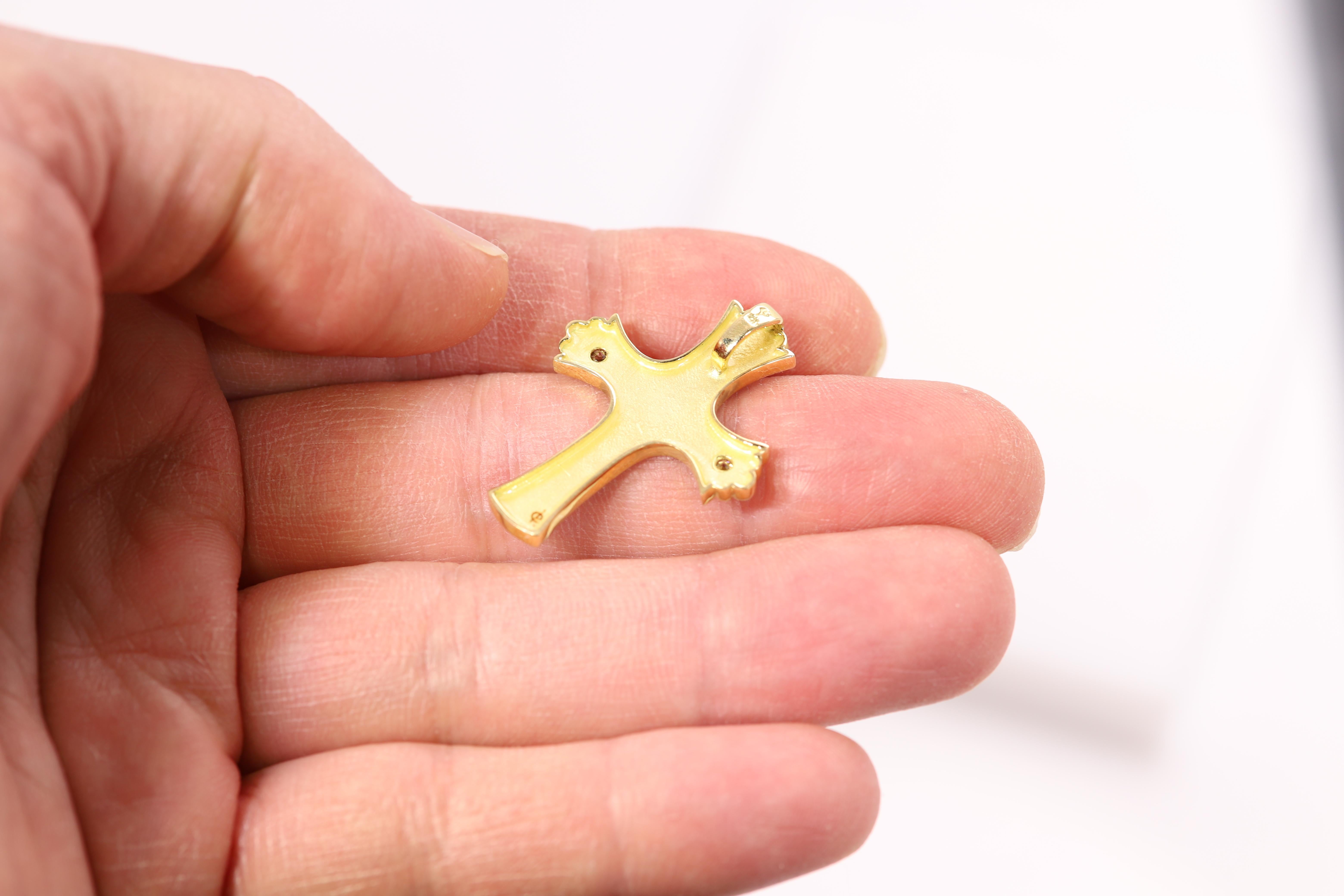 Vintage Enamel Cross Angel 18 Karat Yellow Gold Mini Enamel Art and Sapphires For Sale 2