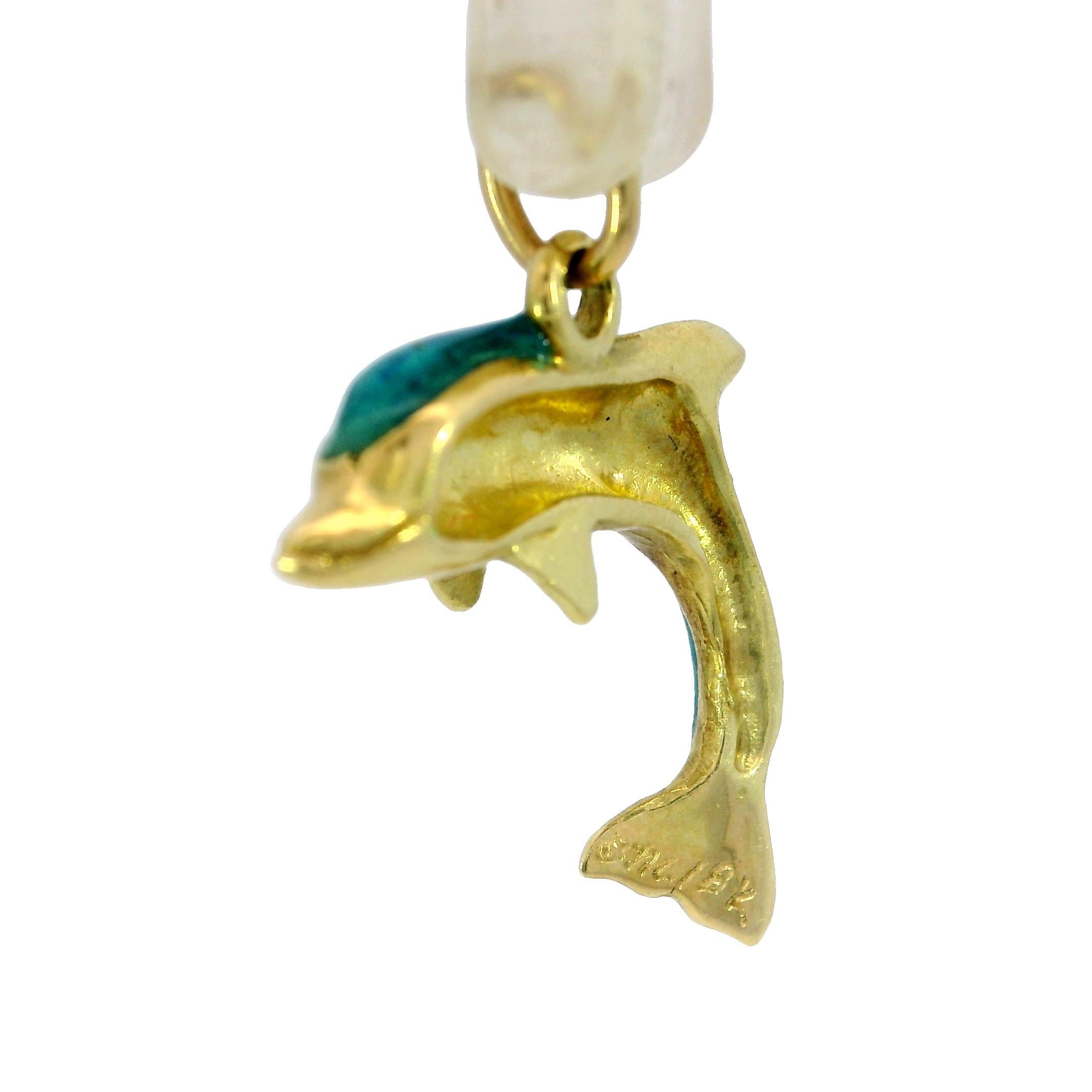 Vintage Enamel Dolphin Charm Pendant 18 Karat Yellow Gold Damen im Angebot