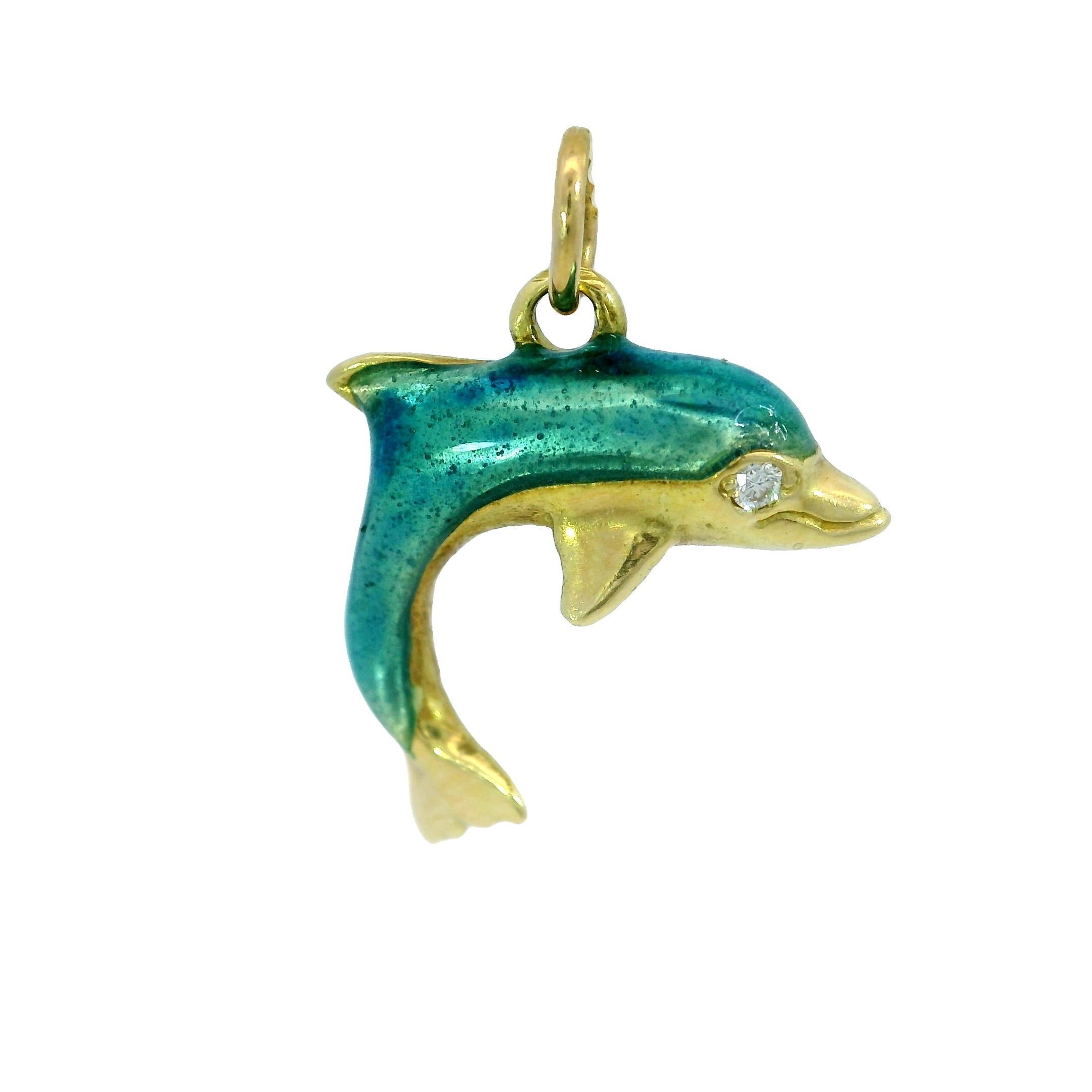 Vintage Enamel Dolphin Charm Pendant 18 Karat Yellow Gold im Angebot 1