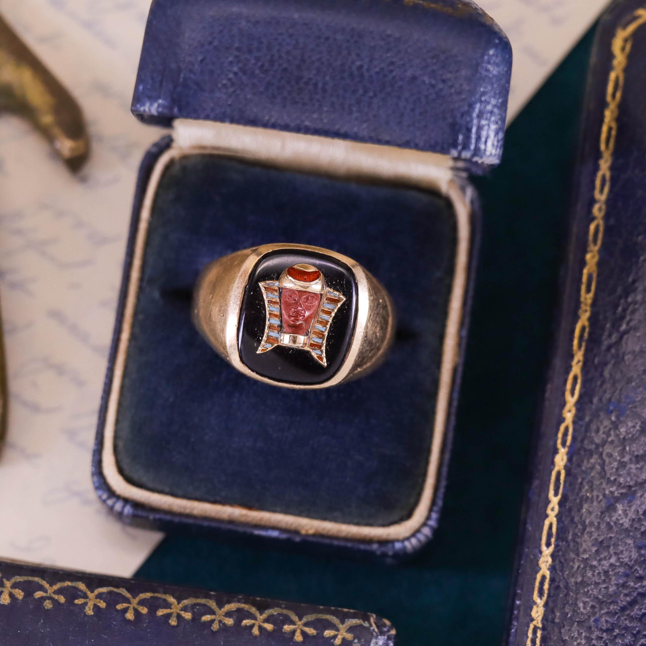 Anello di conversione del faraone egiziano in smalto d'epoca in oro 10 carati in vendita 1