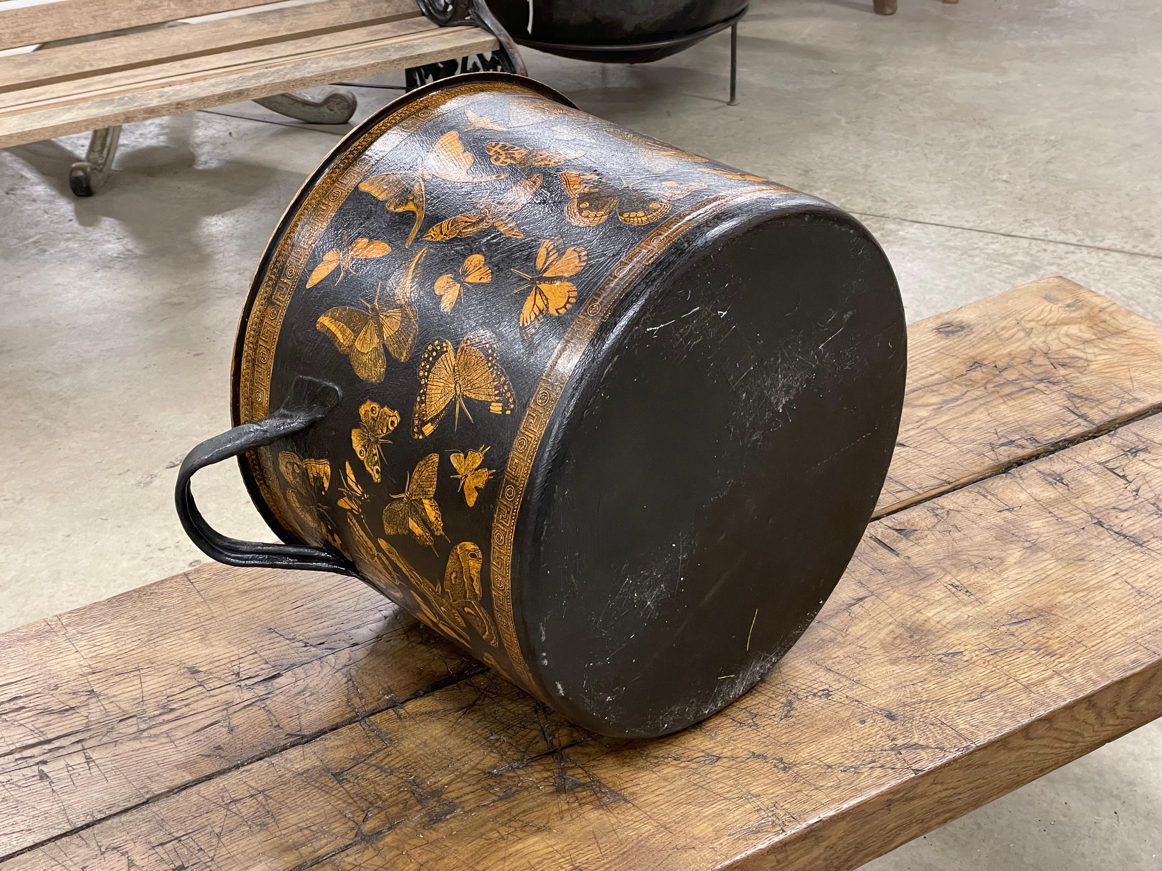 Vintage Enamel Metal Pot With Recent Découpage In Good Condition In Calgary, Alberta