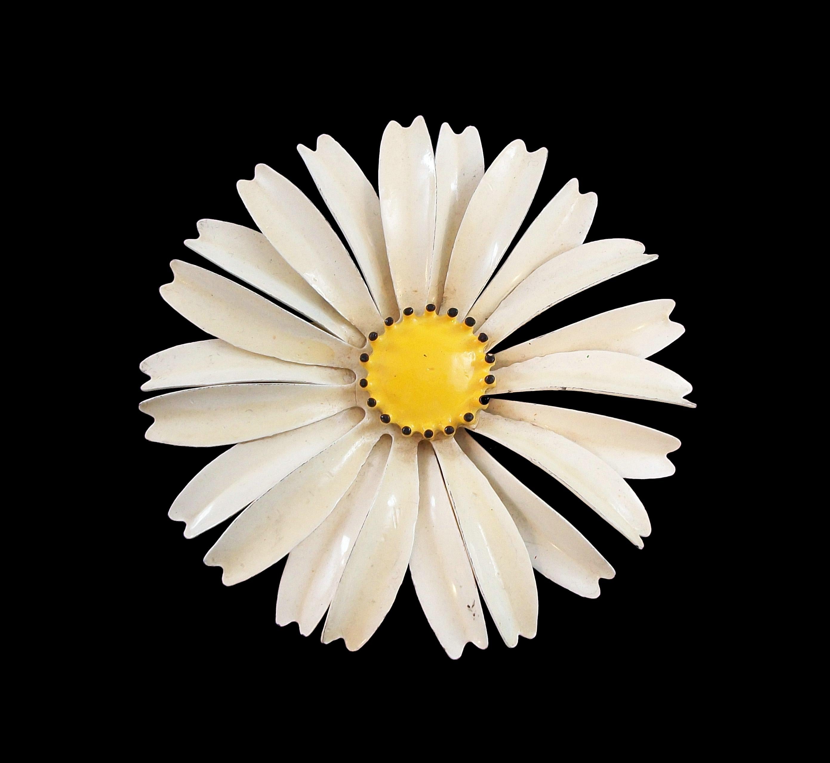 Modern Vintage Enamel on Metal Daisy Brooch - Large Size - Unsigned - Circa 1960's For Sale